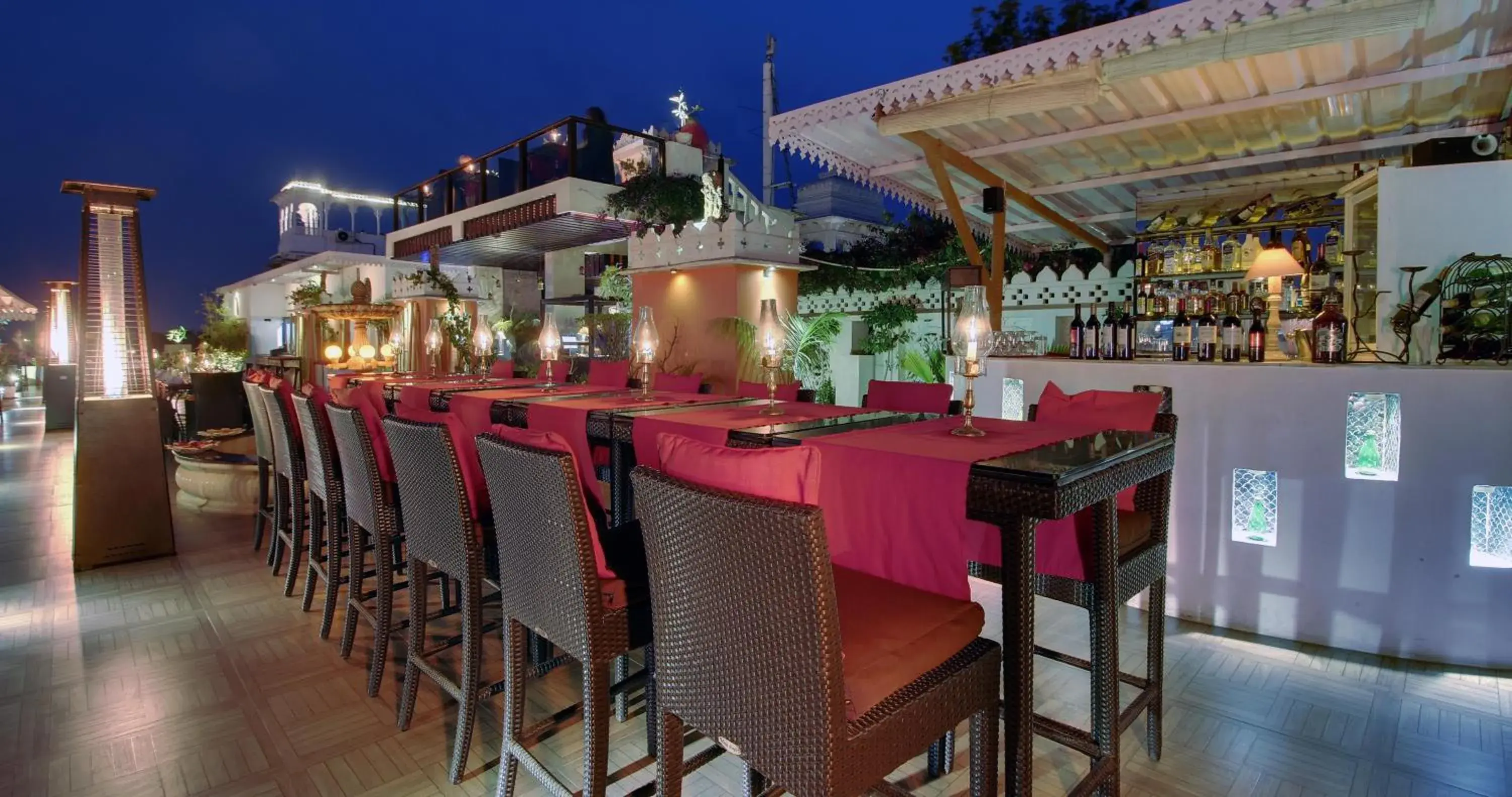 Restaurant/places to eat in Lake Pichola Hotel Restaurant/places to eat in Lake Pichola Hotel