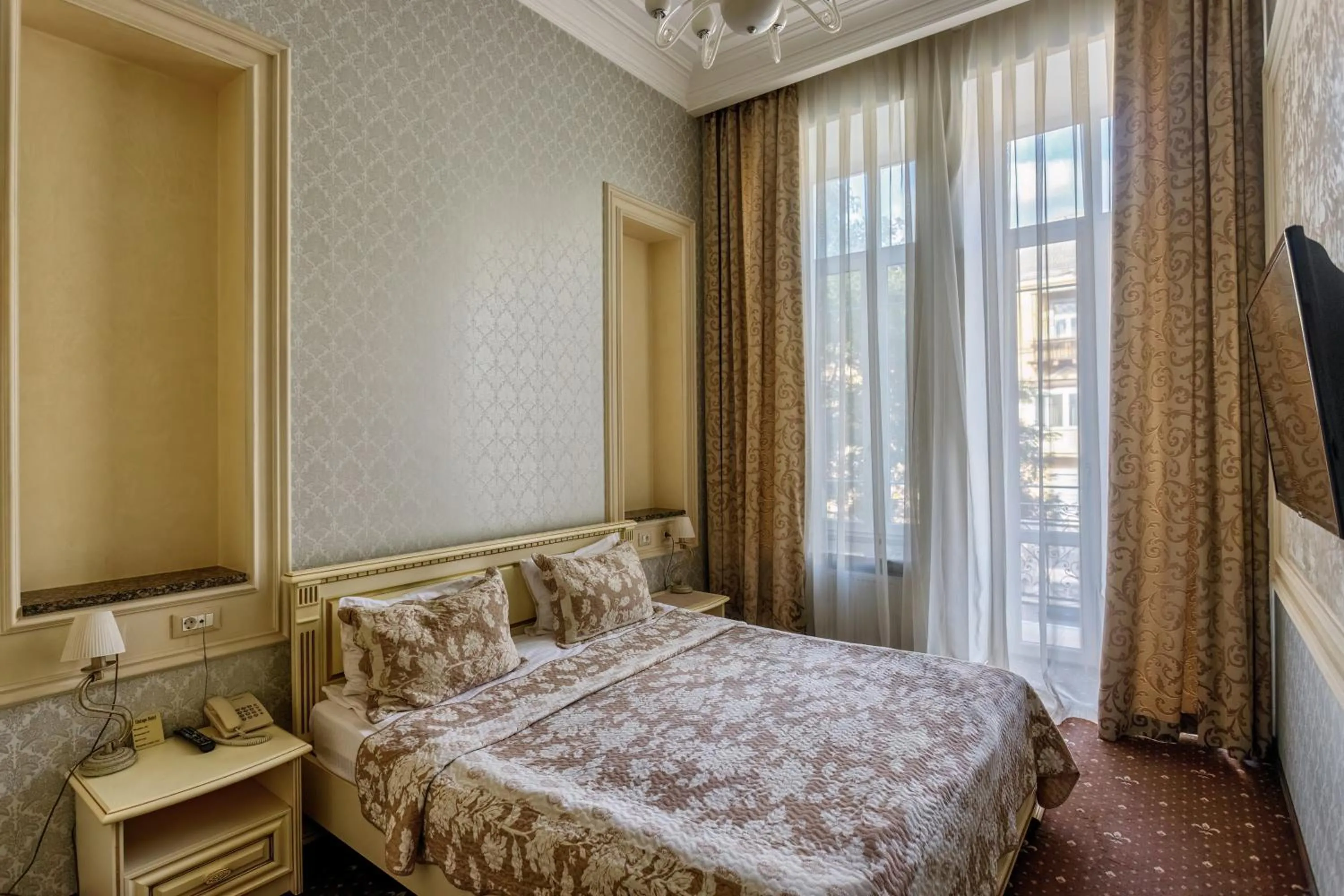 Vintage Art Hotel