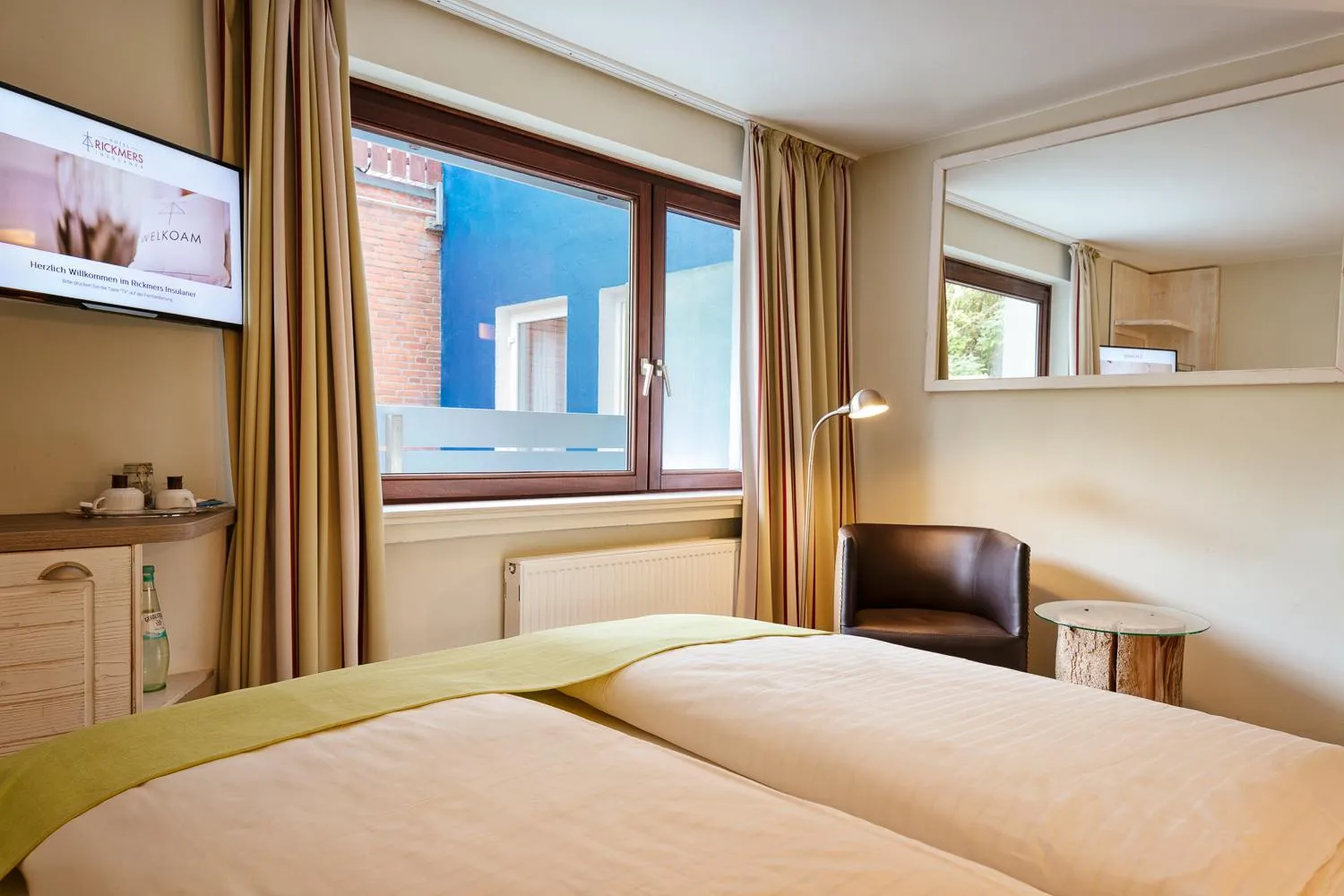 Photo of the whole room, Bed in Hotel Rickmers' Insulaner