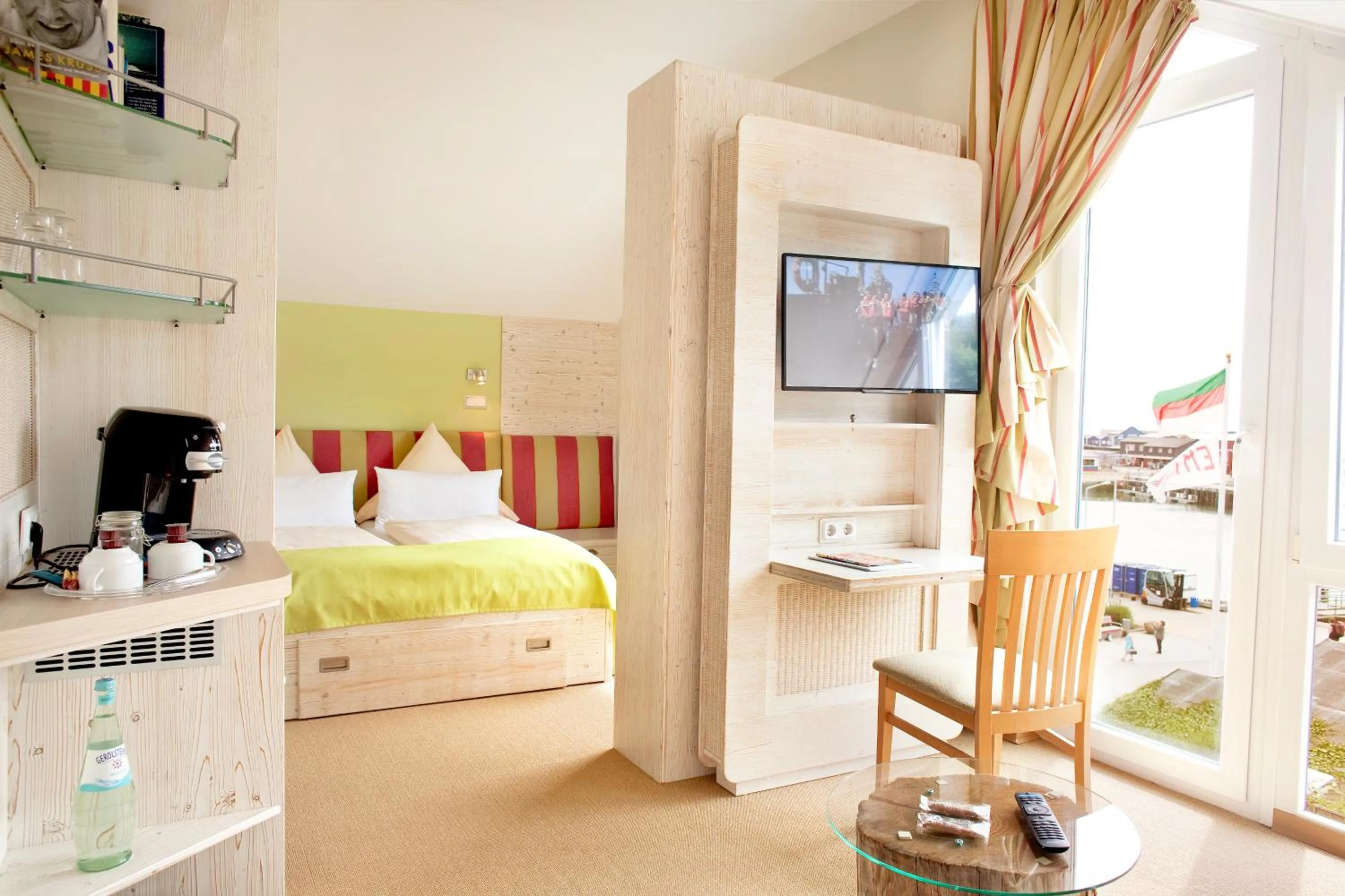 TV and multimedia, Bed in Hotel Rickmers' Insulaner