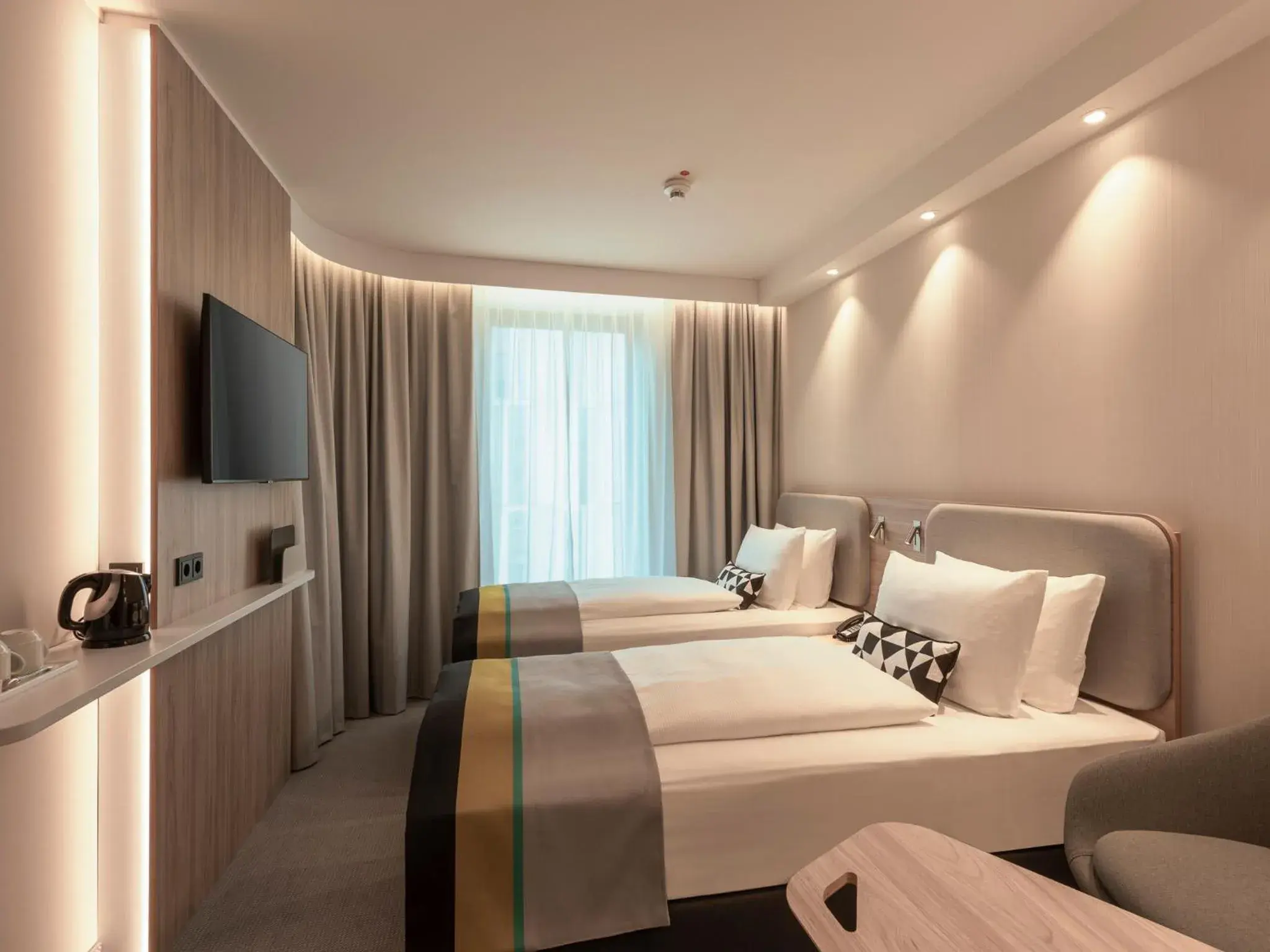 Bed in Holiday Inn Express Düsseldorf - Hauptbahnhof by IHG Bed in Holiday Inn Express Düsseldorf - Hauptbahnhof by IHG