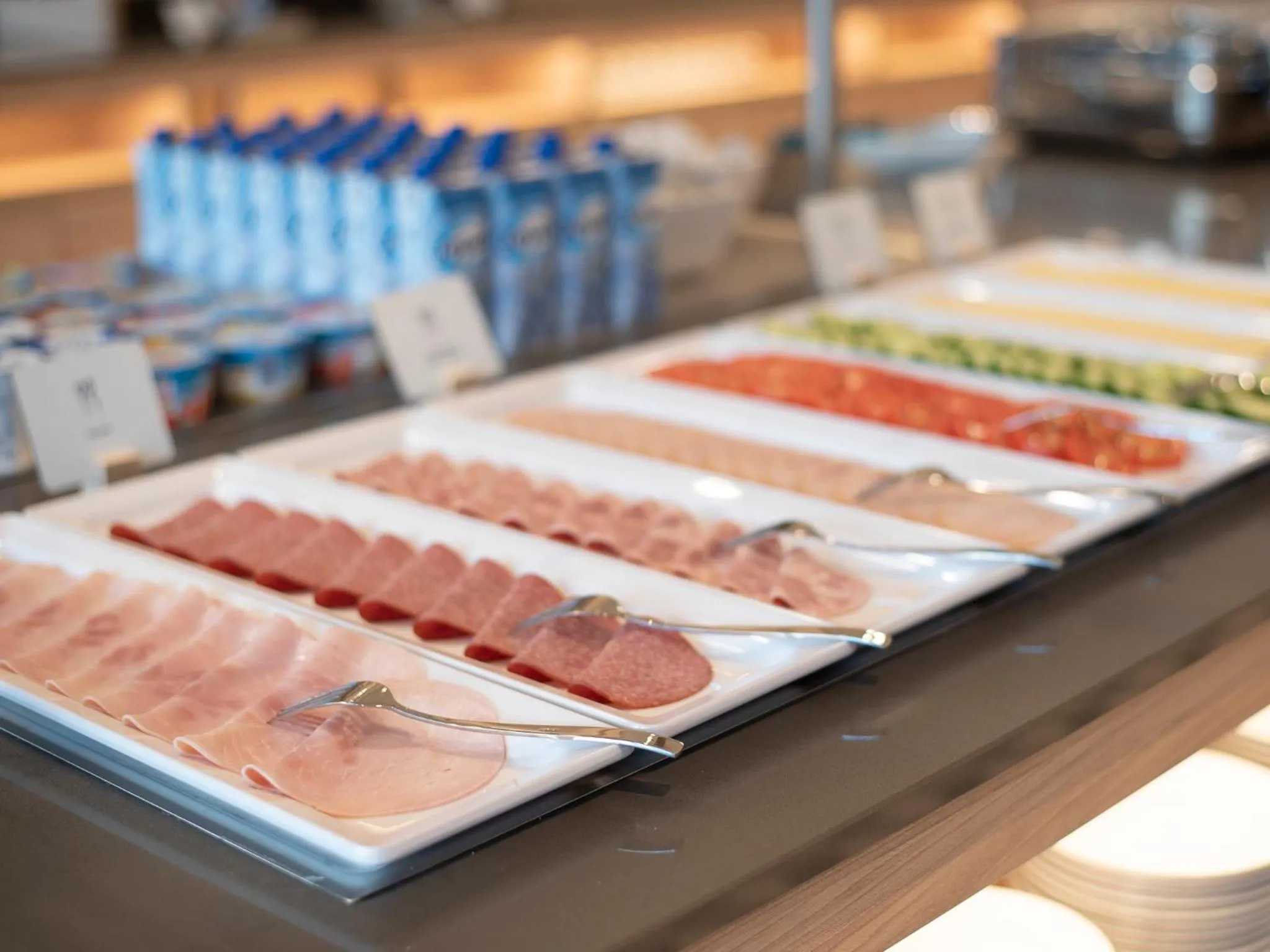 Buffet breakfast in Holiday Inn Express Düsseldorf - Hauptbahnhof by IHG