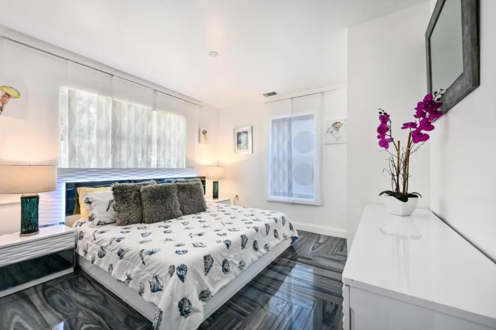 Other, Bed in Orchid Estates