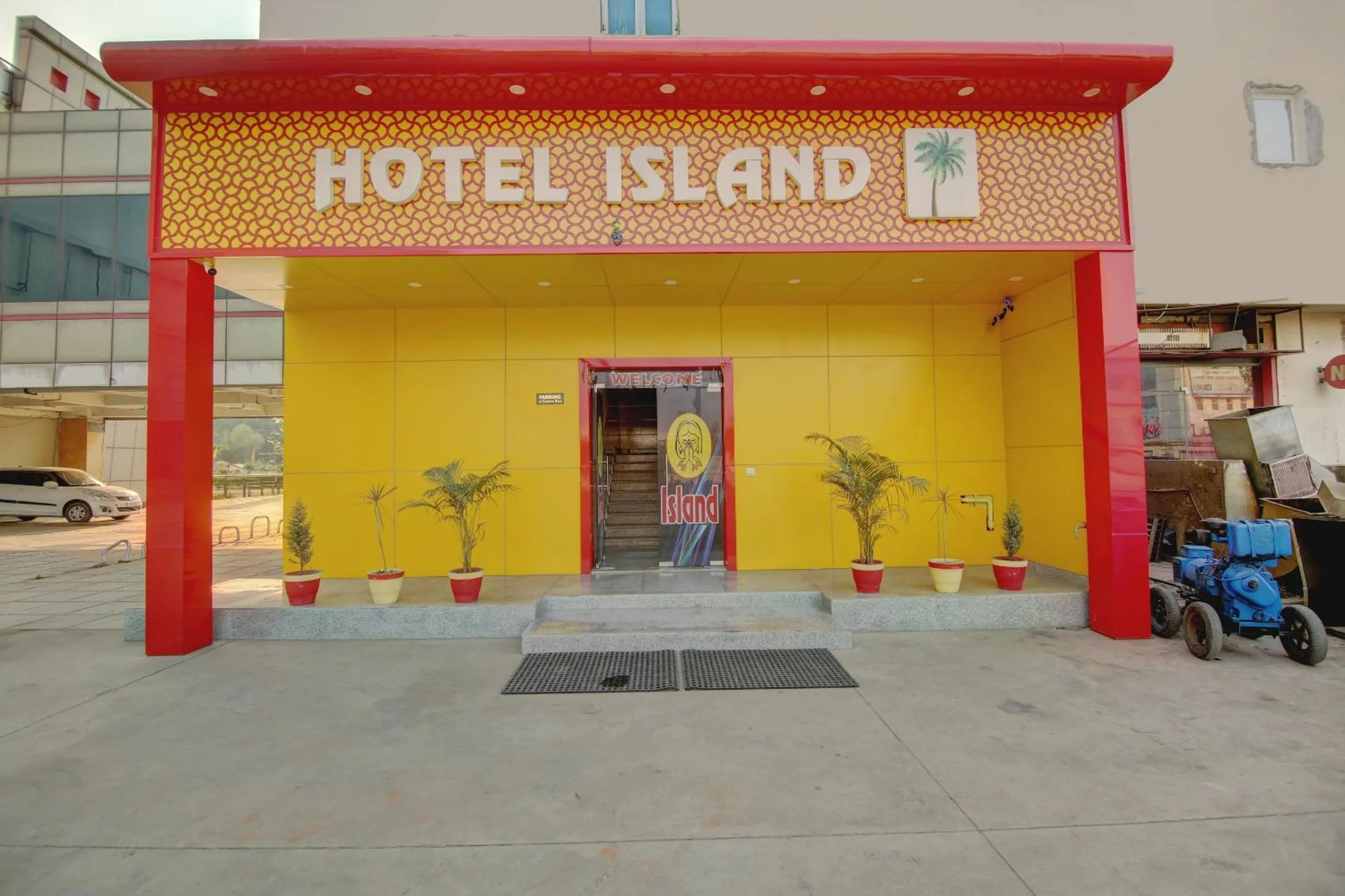Facade/entrance in Hotel O Island