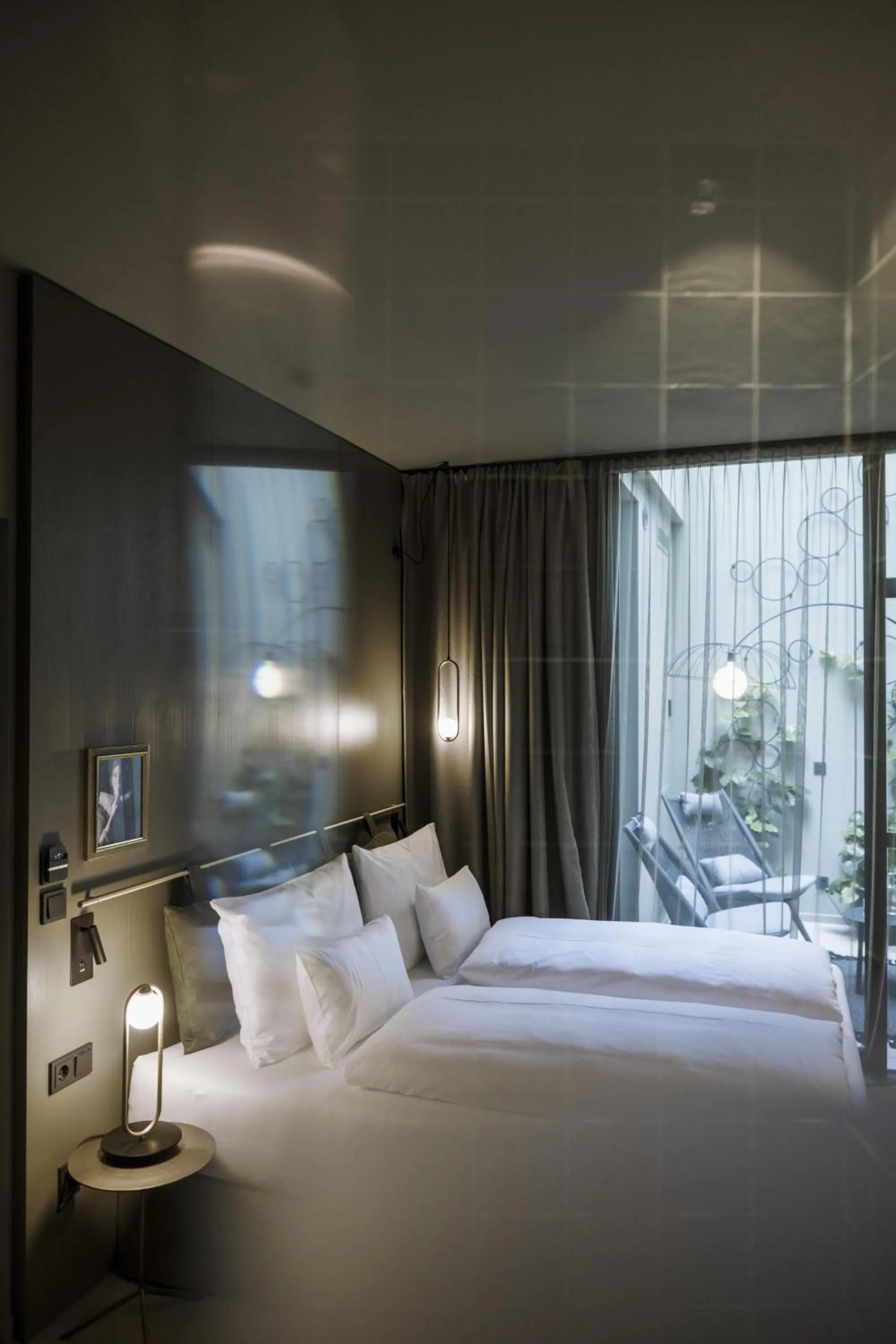 Photo of the whole room, Bed in Altstadthotel Weisses Kreuz