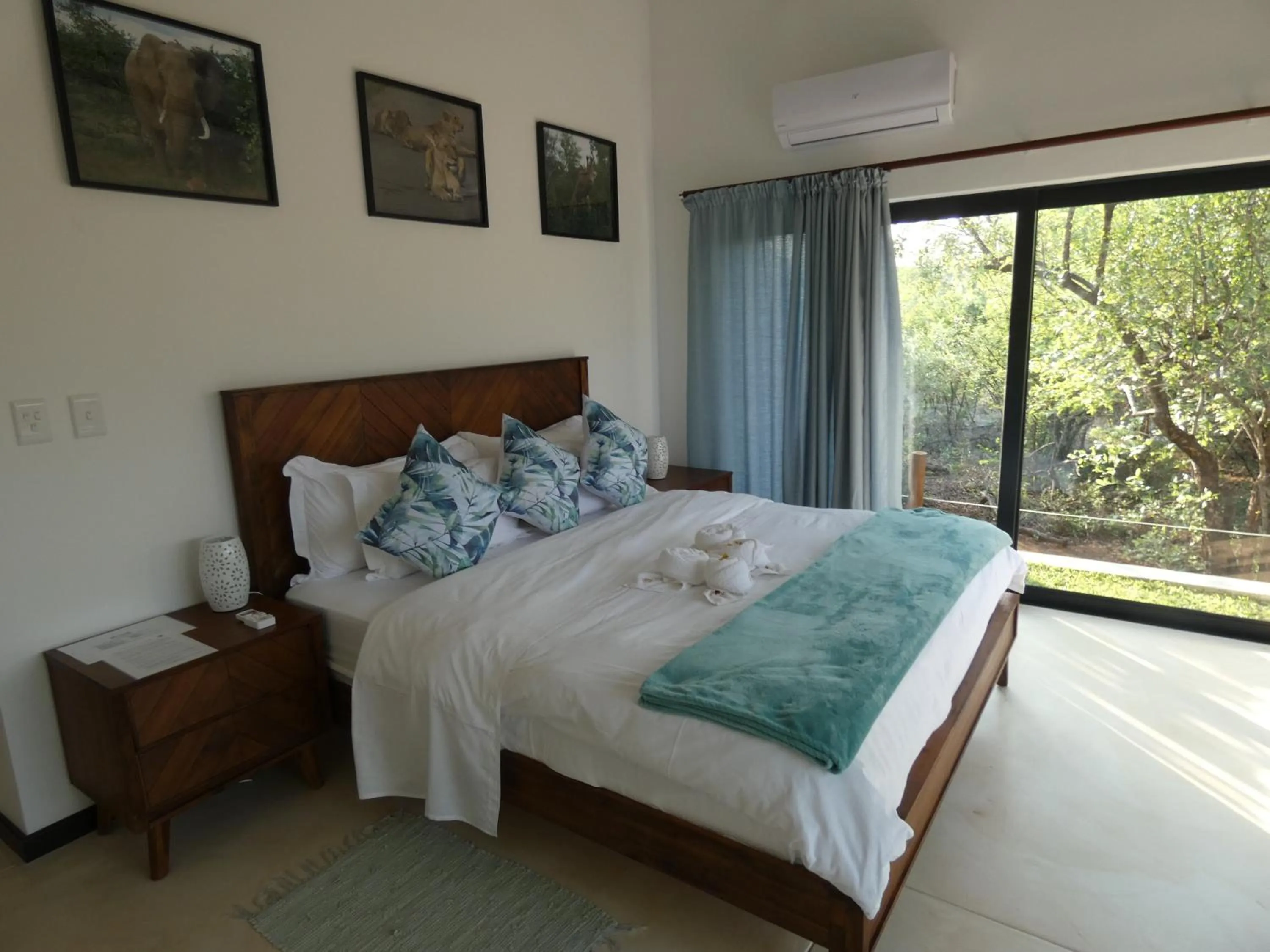 Bed in Gem In The Bush Lodge