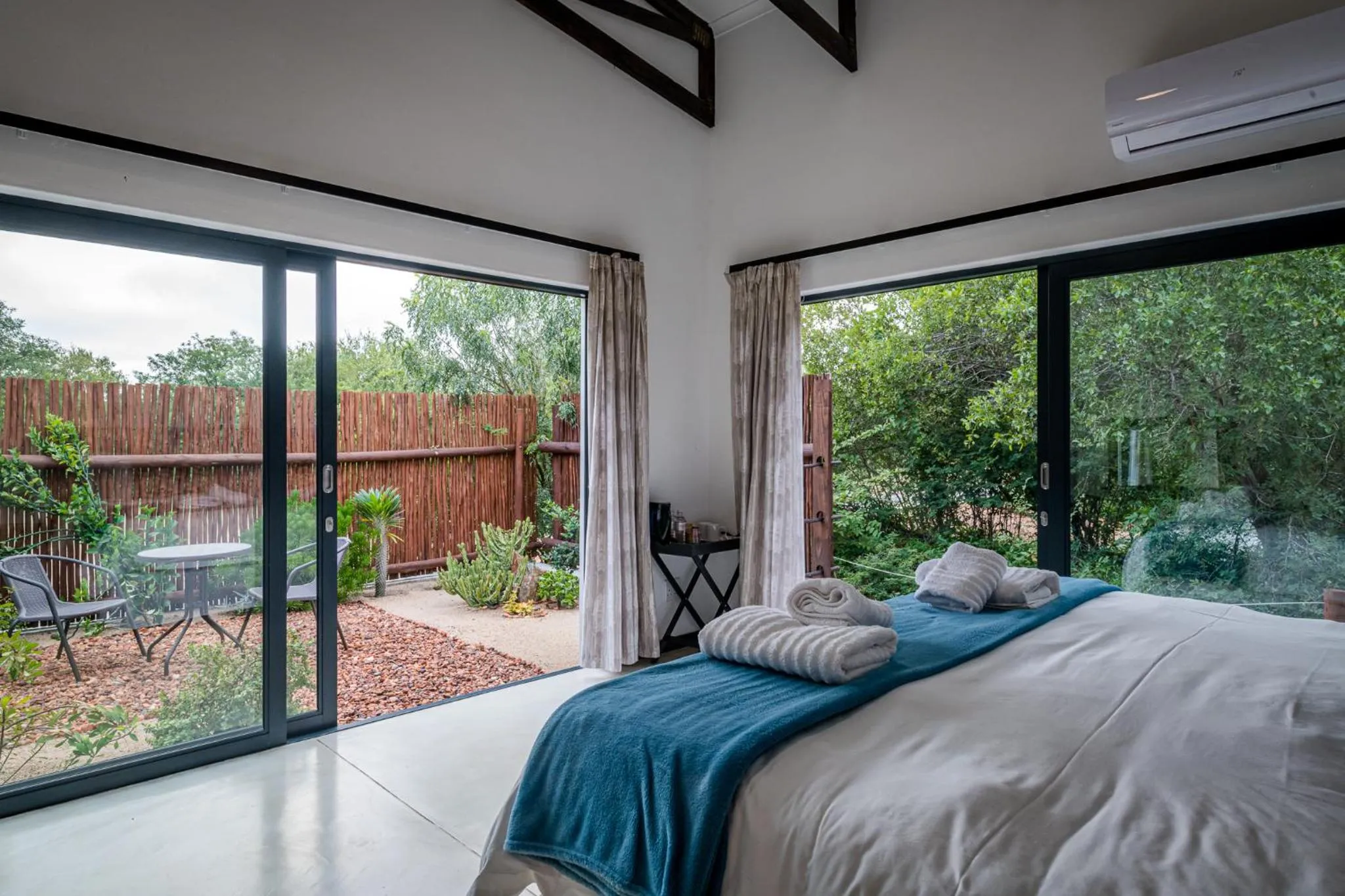 Bed in Gem In The Bush Lodge