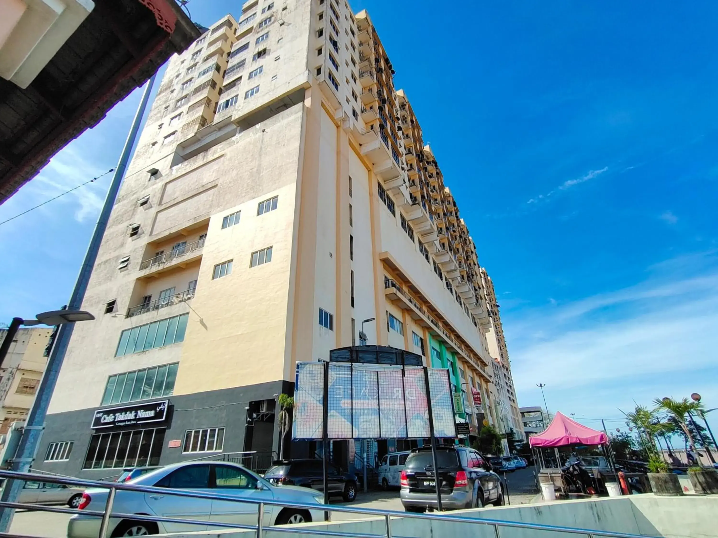 Property building in Ridel Sunset Hotel Property building in Ridel Sunset Hotel