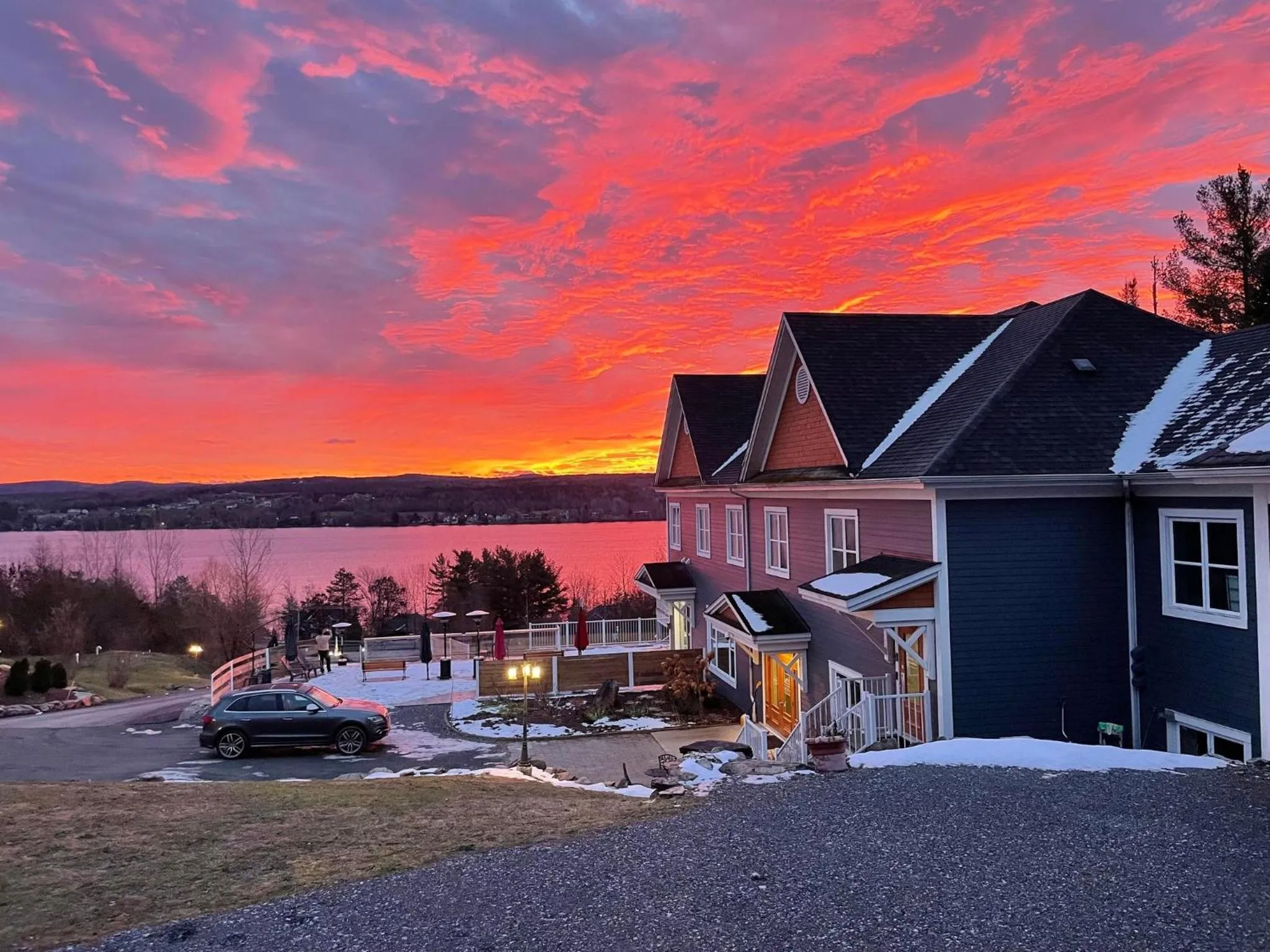 Property building in Au Sommet du Lac Magog