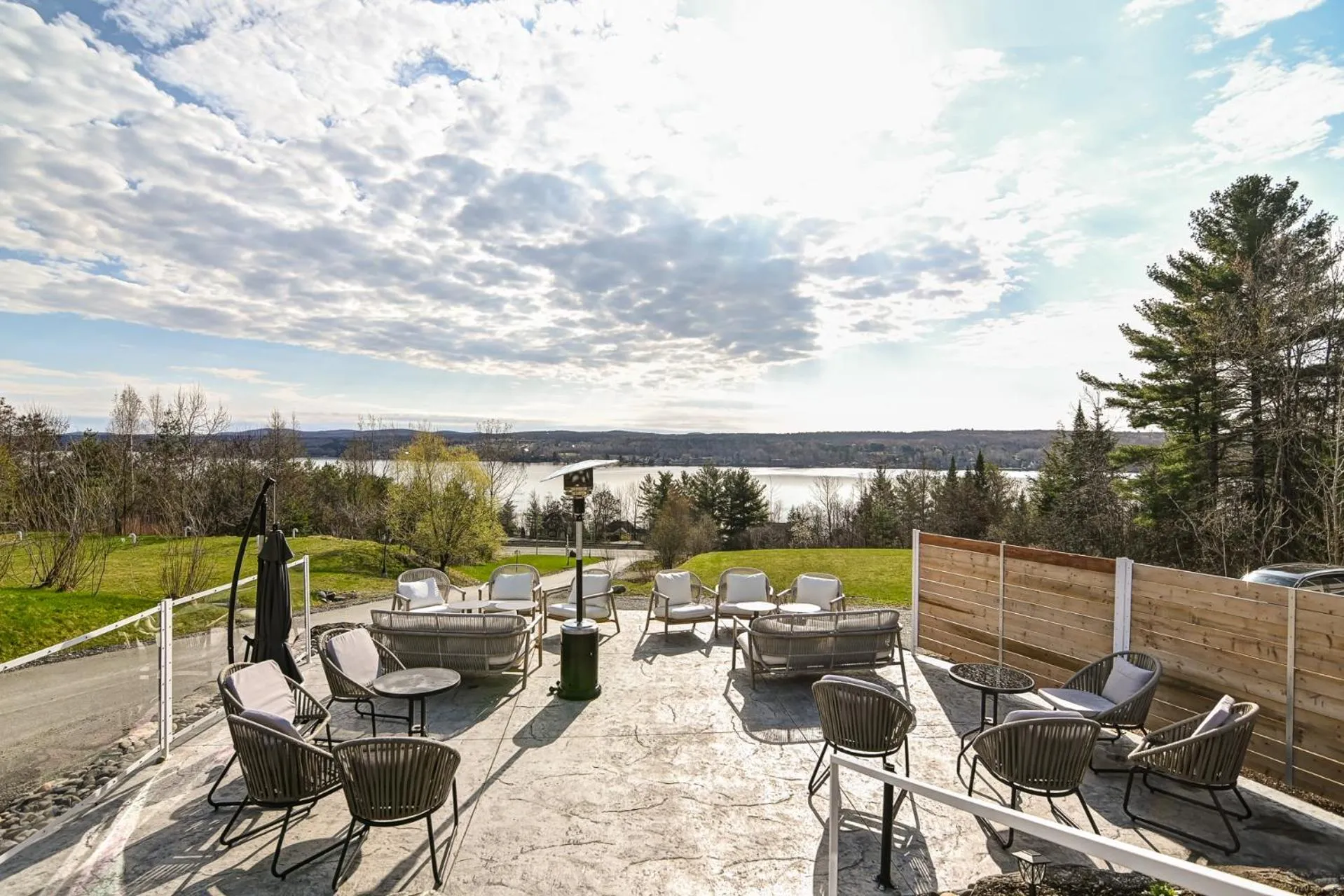 Patio in Au Sommet du Lac Magog