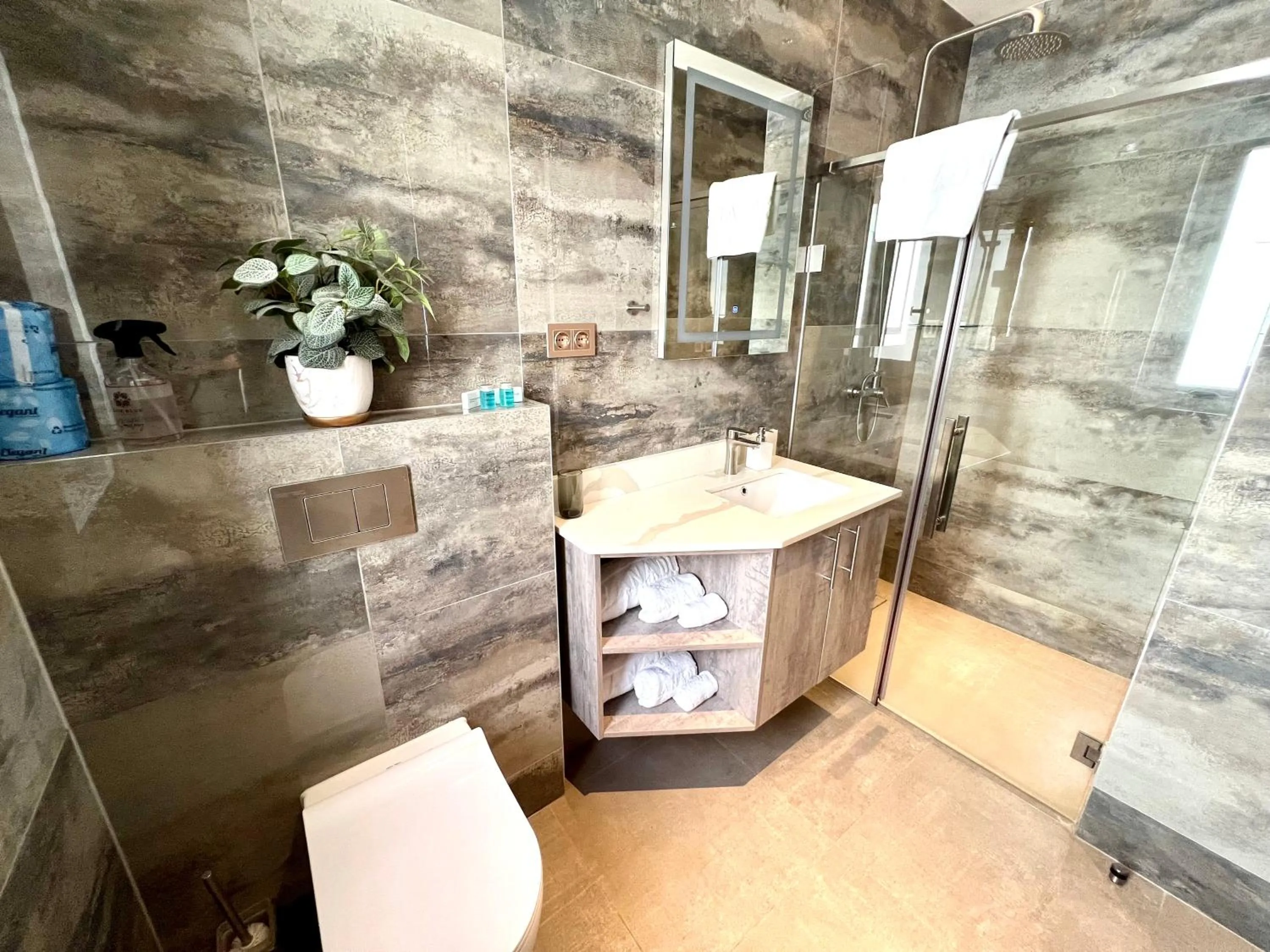 Shower in Xanadu Apartments at Blue Bay Golf & Beach Resort