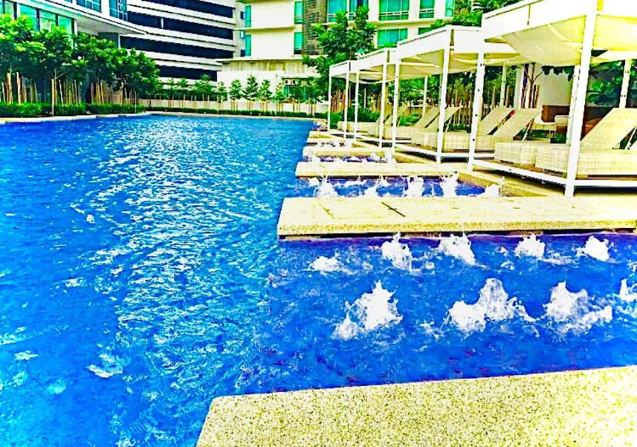 Pool view in Robertson PanoramaKL Suites Pool view in Robertson PanoramaKL Suites