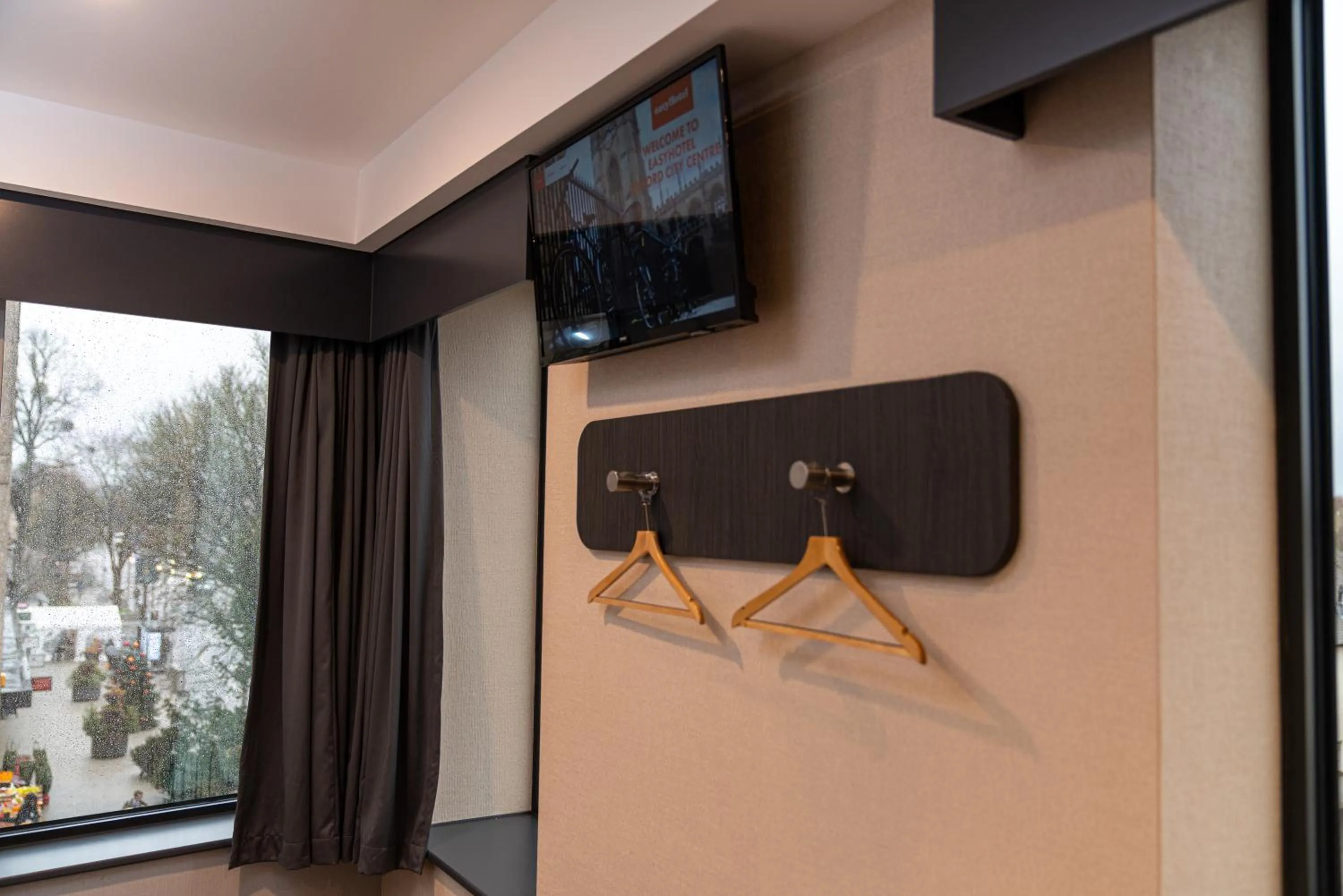 storage in easyHotel Oxford