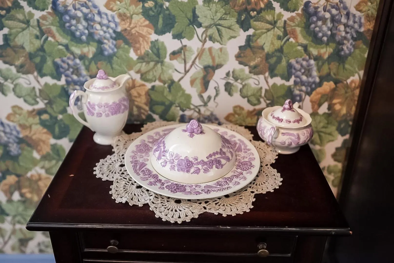 Decorative detail in Grandison Inn