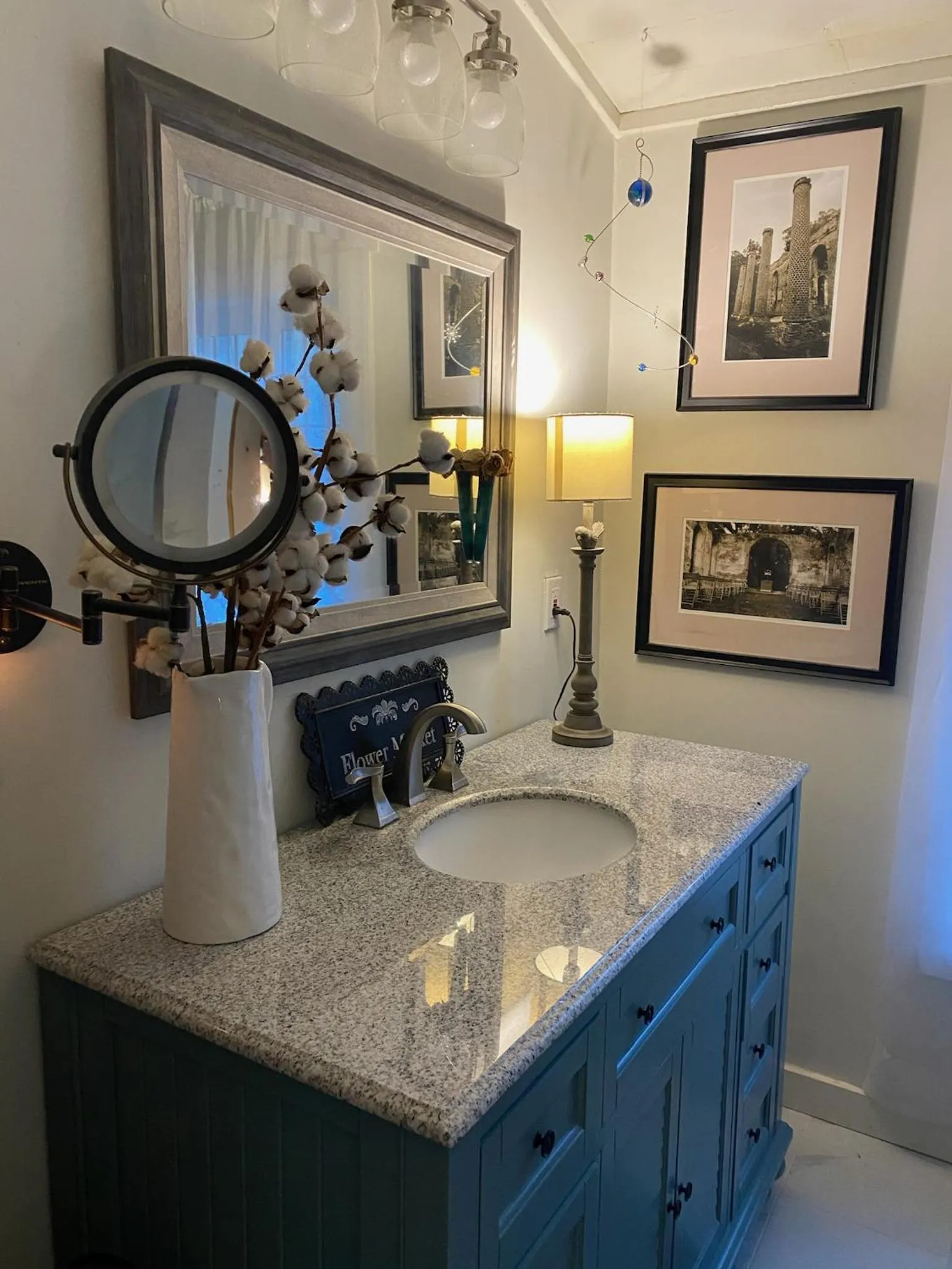 Chic Cottage 1.7 miles to Downtown Highlands