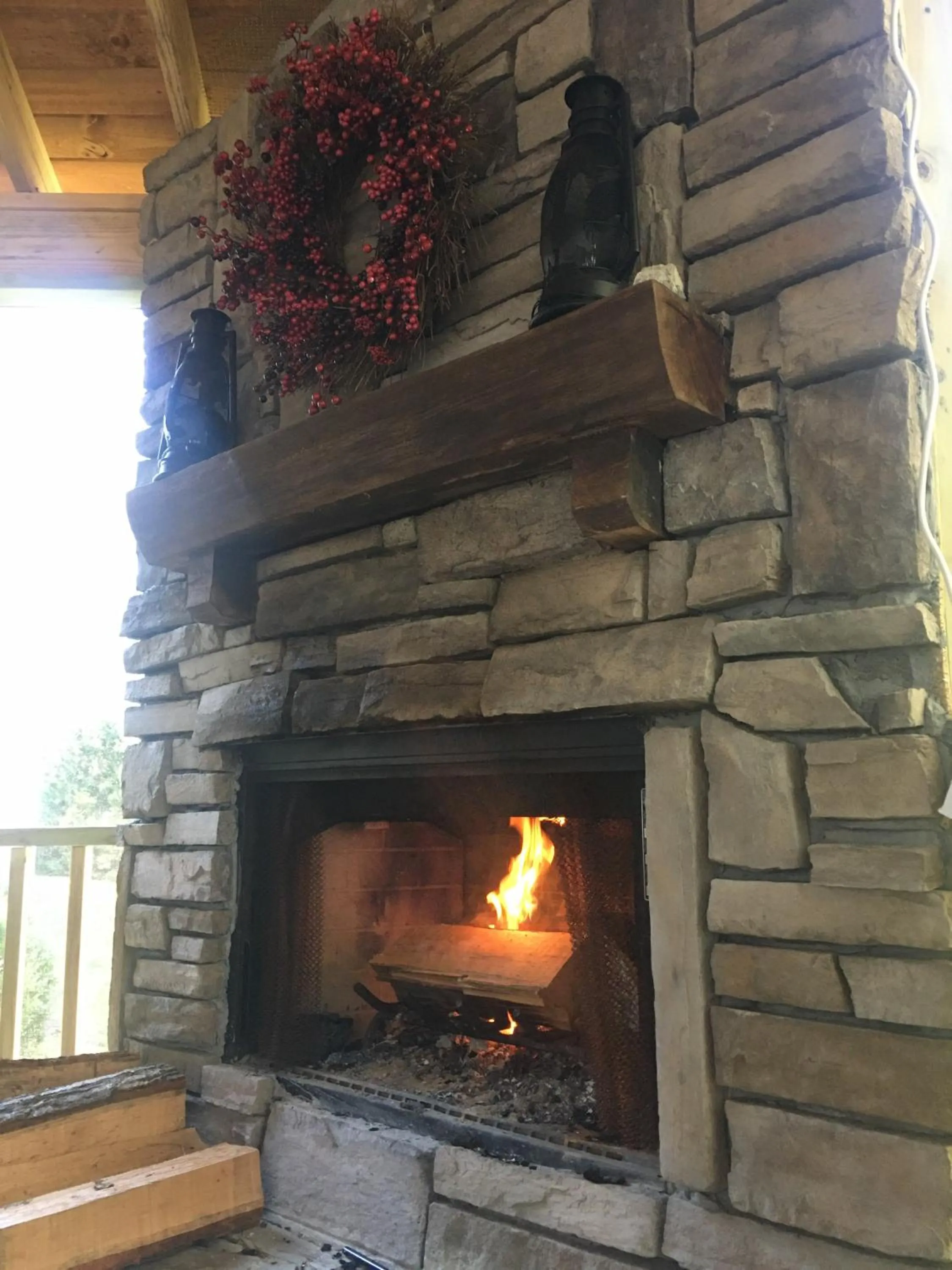 Chic Cottage 1.7 miles to Downtown Highlands