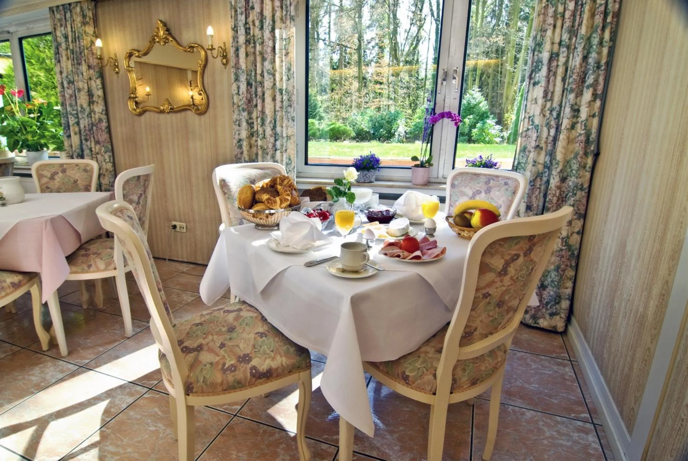 Restaurant/places to eat in Wald-Hotel