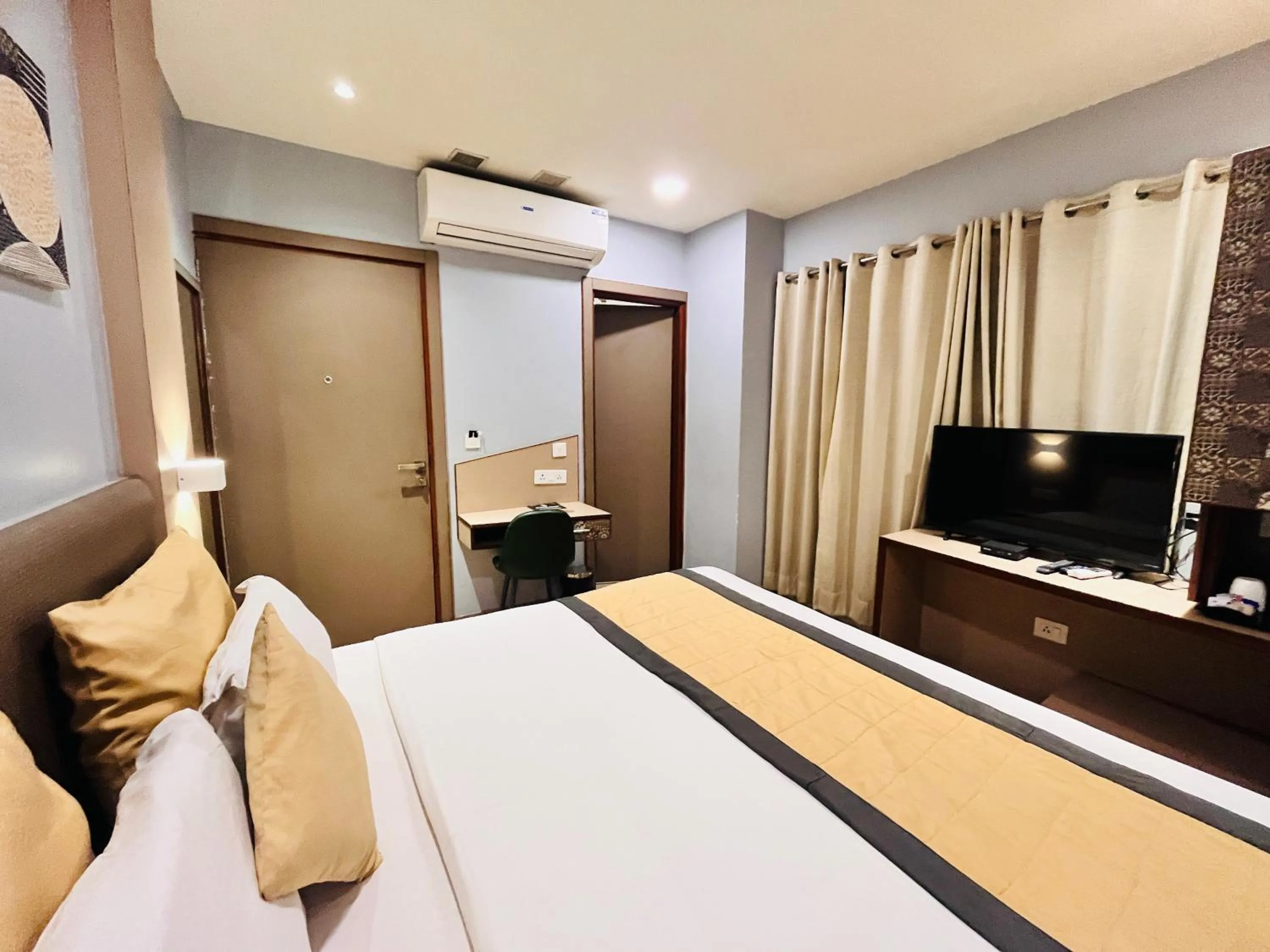 Bedroom, Bed in Western Blu