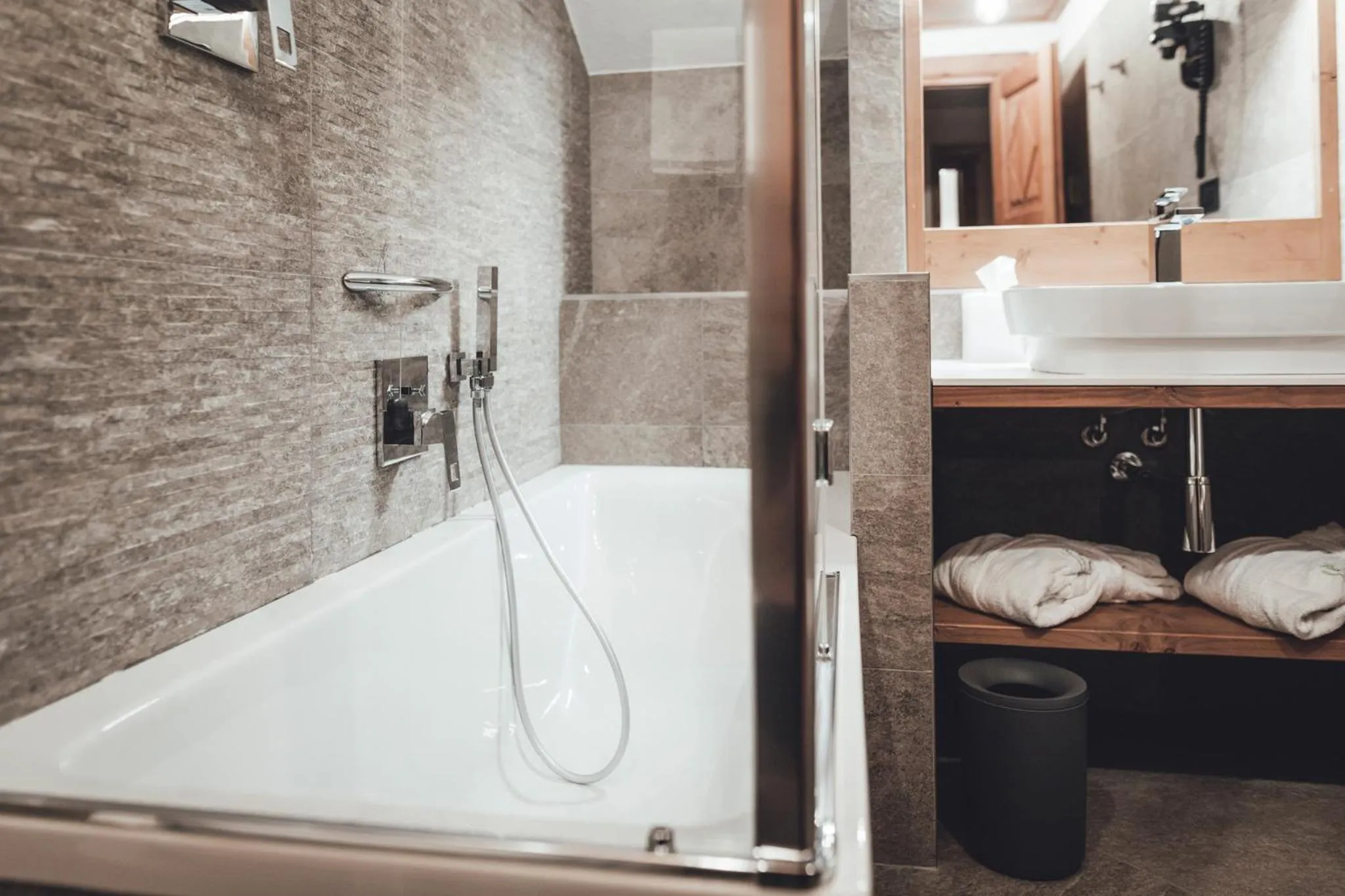 Shower in HOTEL BOUTON D'OR Courmayeur