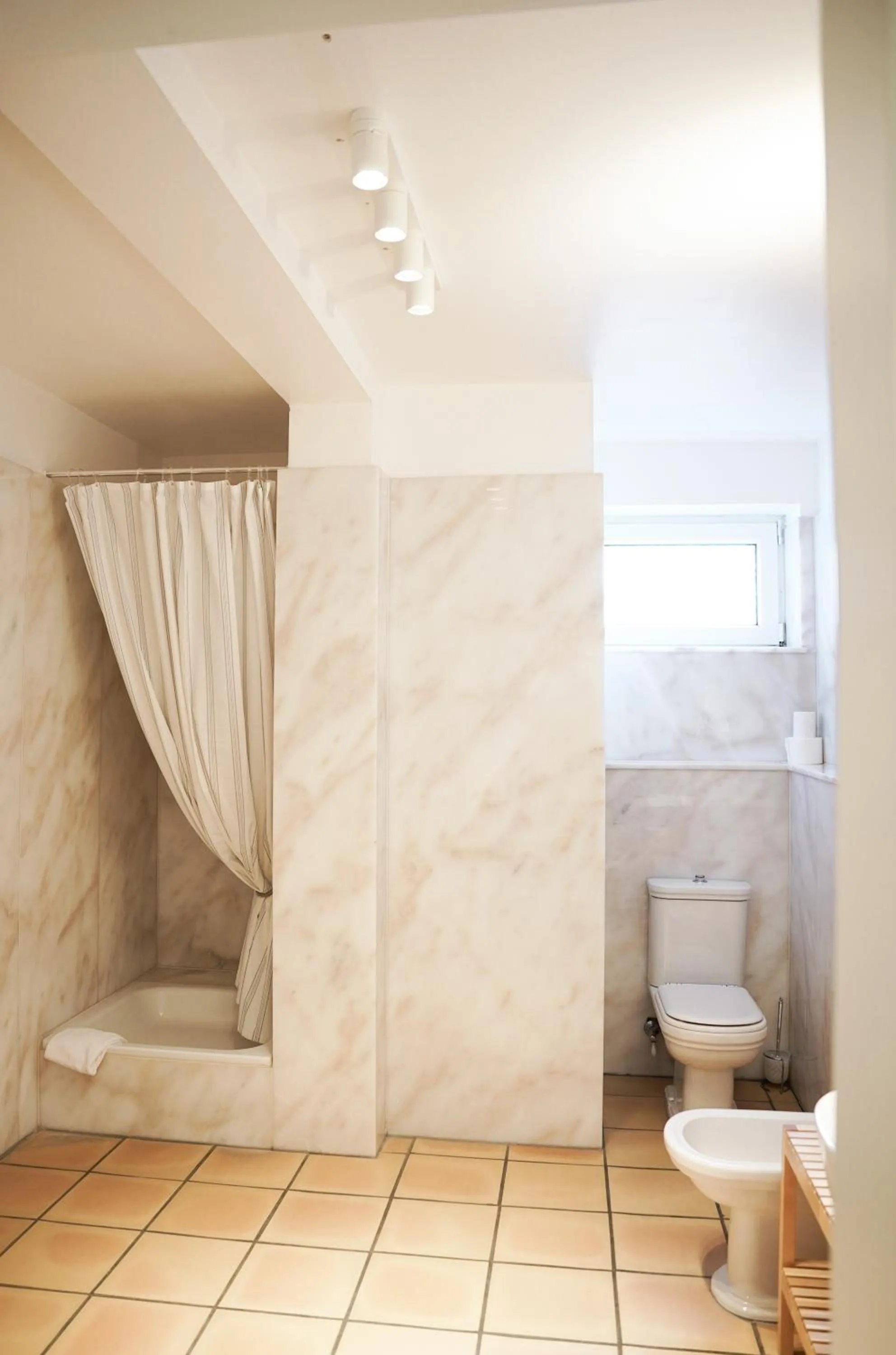 Shower in urraum Hotel