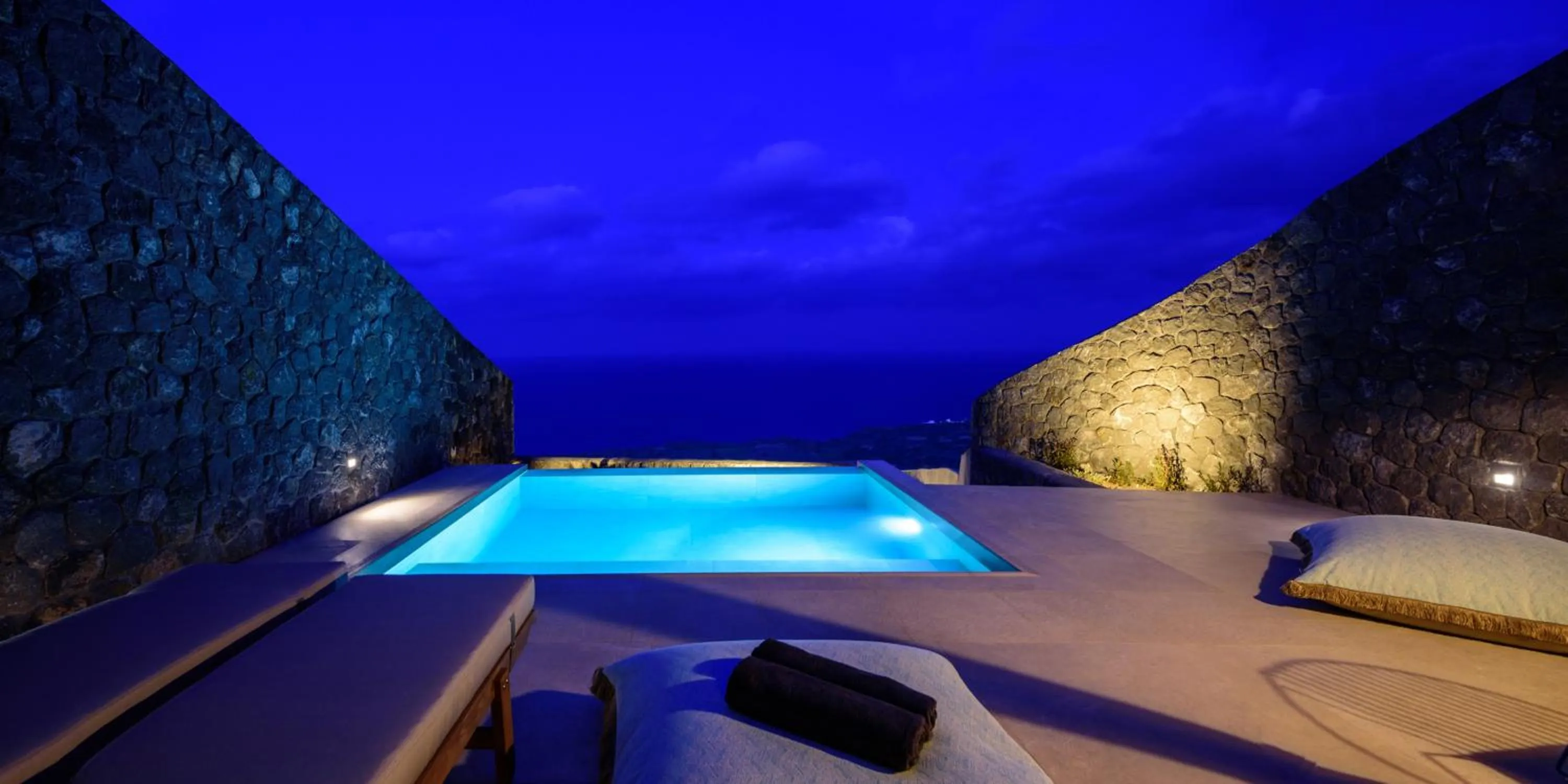 Night in Lithi Luxury Retreat