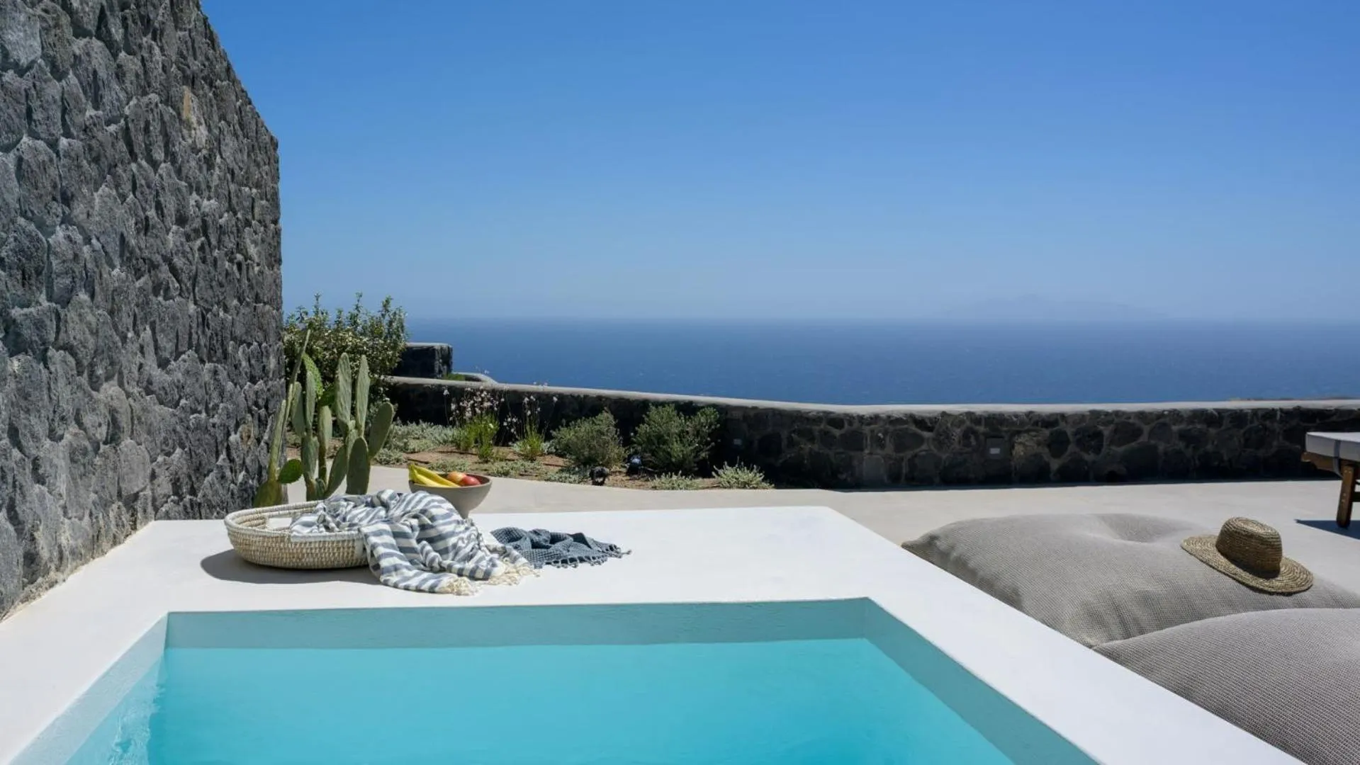 Hot Tub in Lithi Luxury Retreat