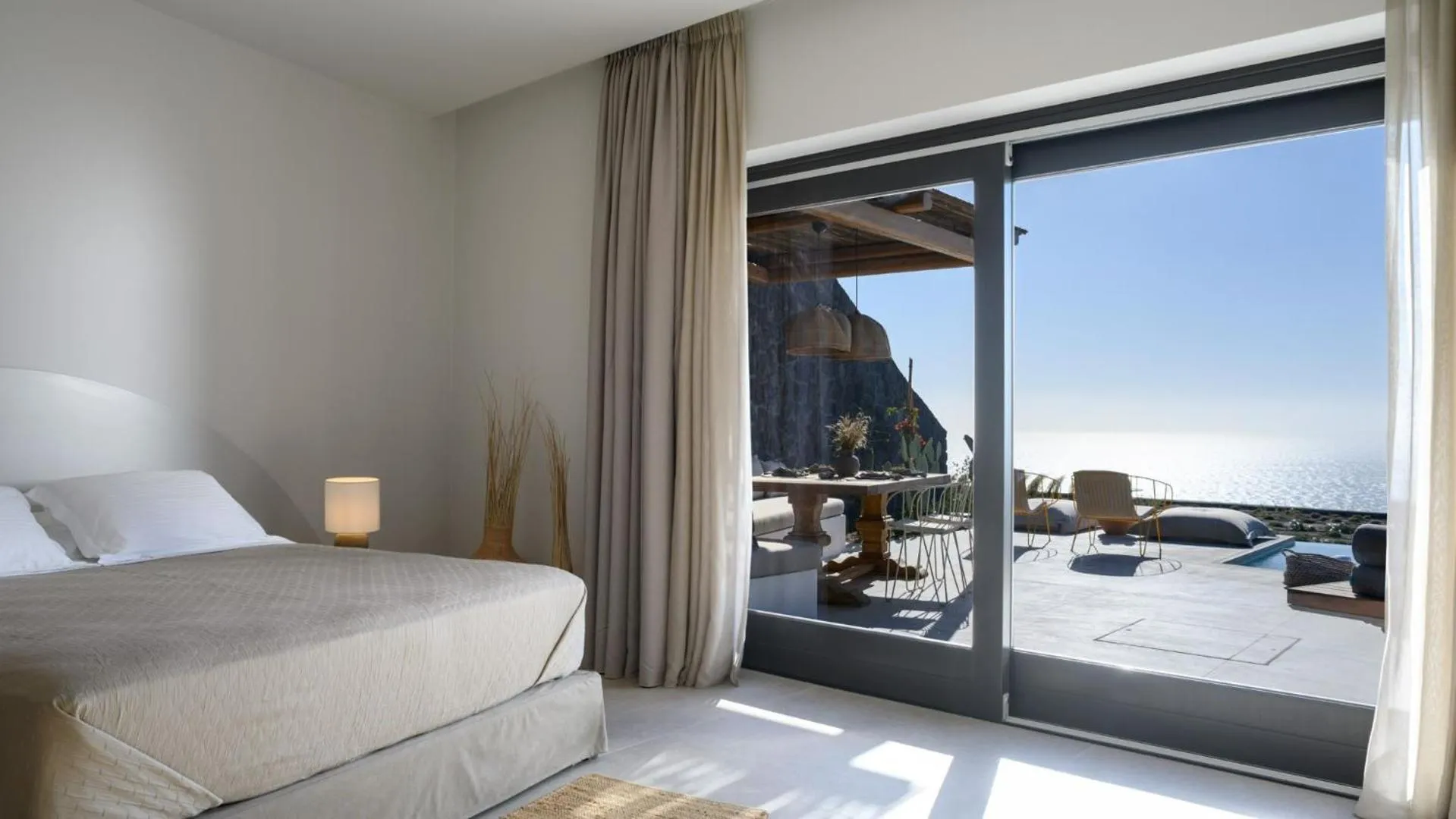 Bed in Lithi Luxury Retreat