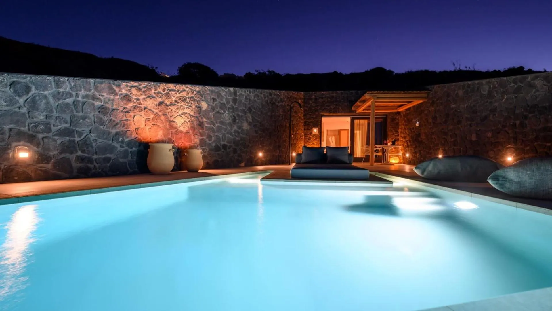 Night in Lithi Luxury Retreat