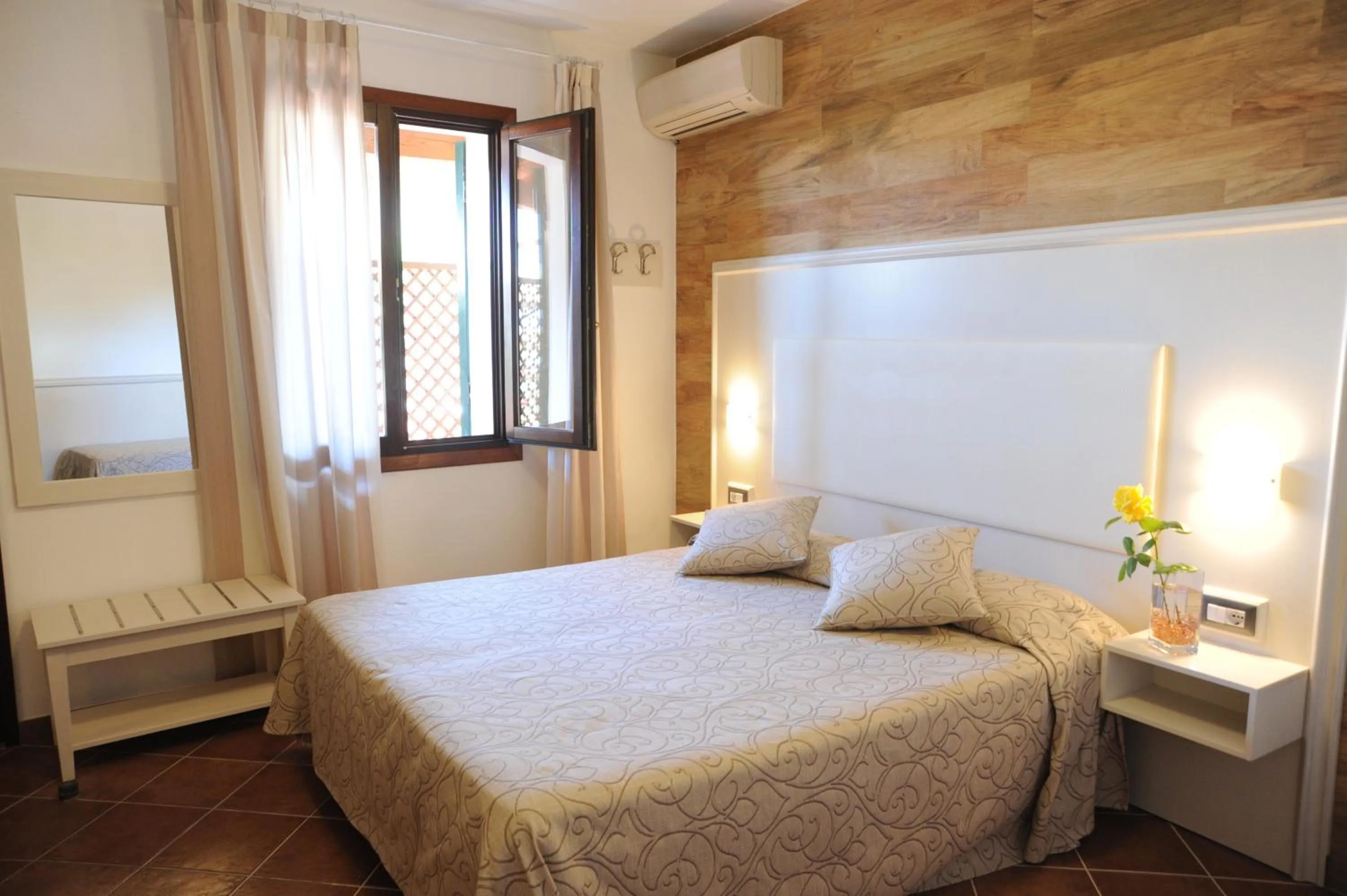 Bedroom, Bed in Hotel Barsalini