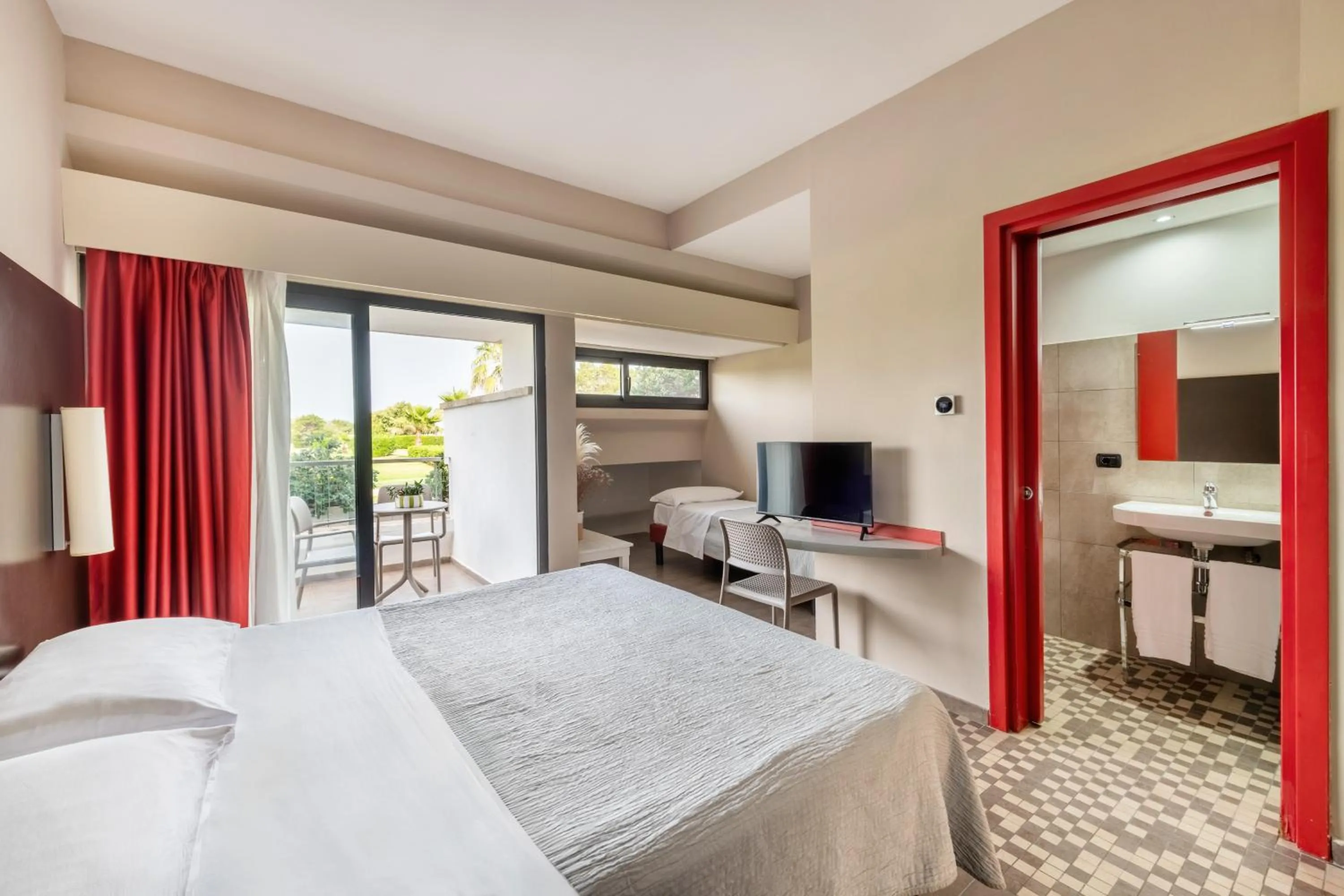 Bedroom, Bed in VOI Alimini Resort