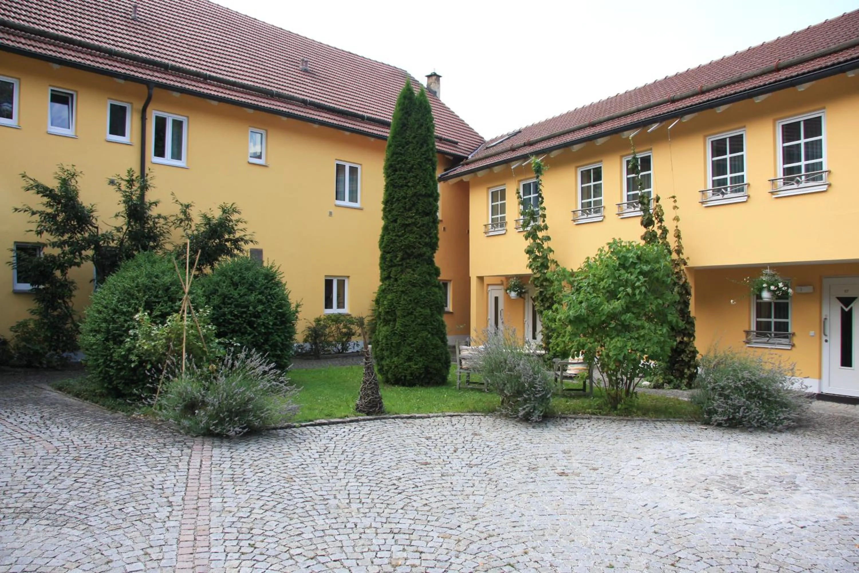Property building in Hotel Gasthof Alte Post