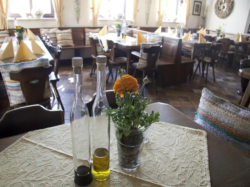 Restaurant/places to eat in Hotel Gasthof Alte Post
