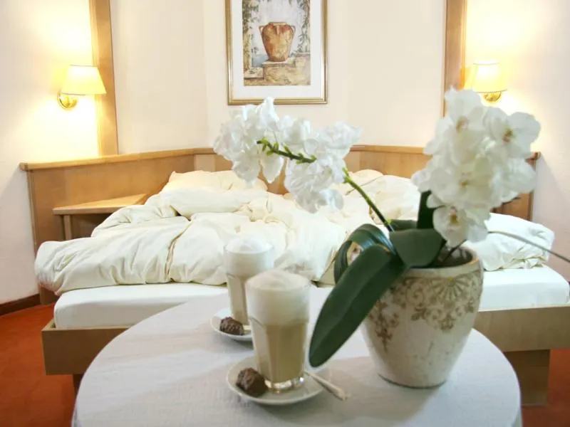 Photo of the whole room, Bed in Hotel Gasthof Alte Post