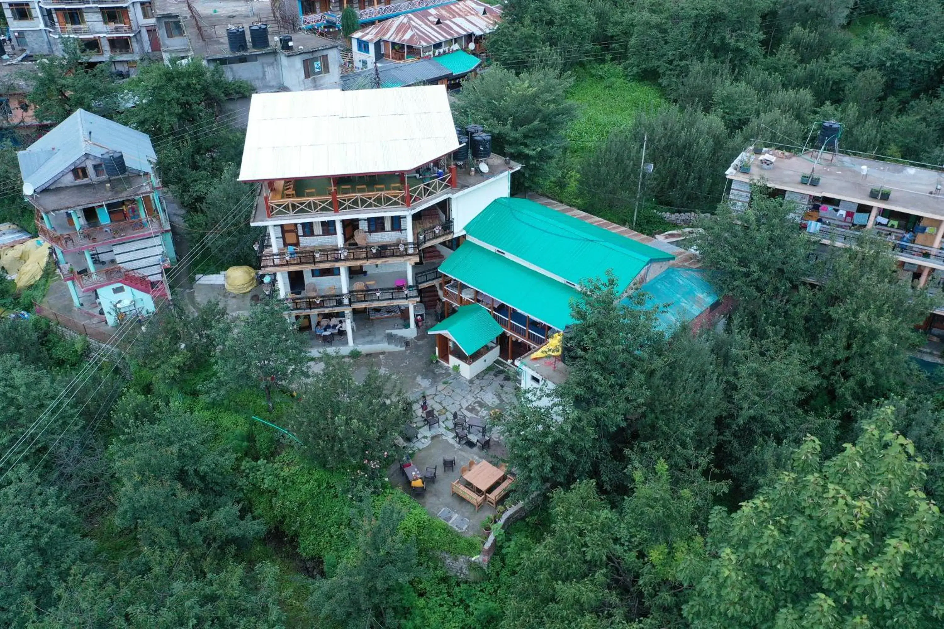 Property building in Jungle by sturmfrei Manali Property building in Jungle by sturmfrei Manali