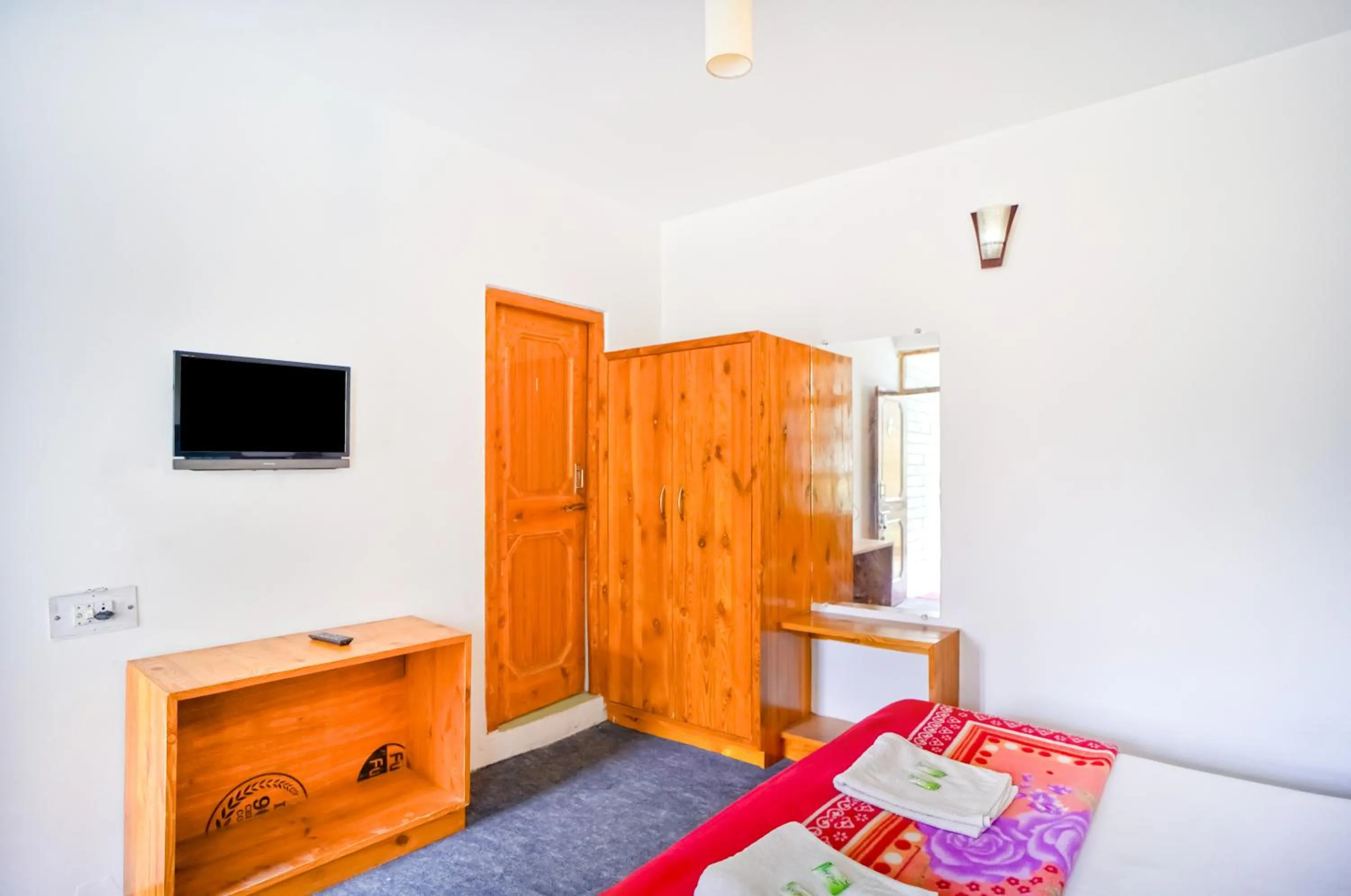 TV and multimedia, Bed in Jungle by sturmfrei Manali