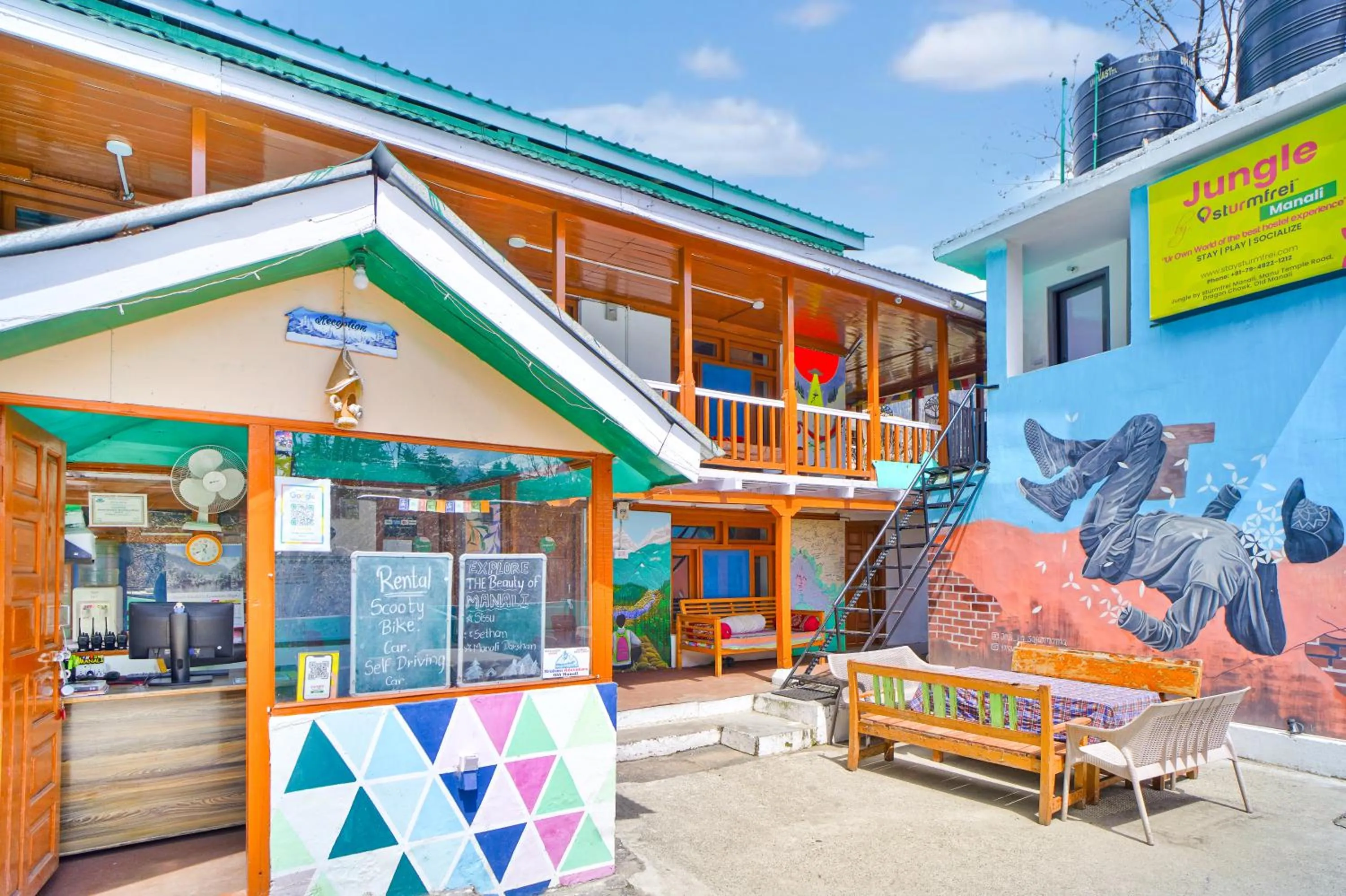 Facade/entrance in Jungle by sturmfrei Manali