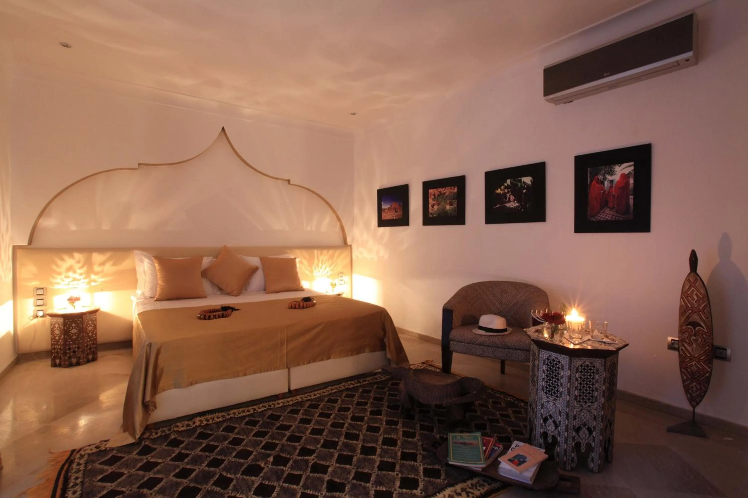 Photo of the whole room, Bed in Riad Infinity Sea