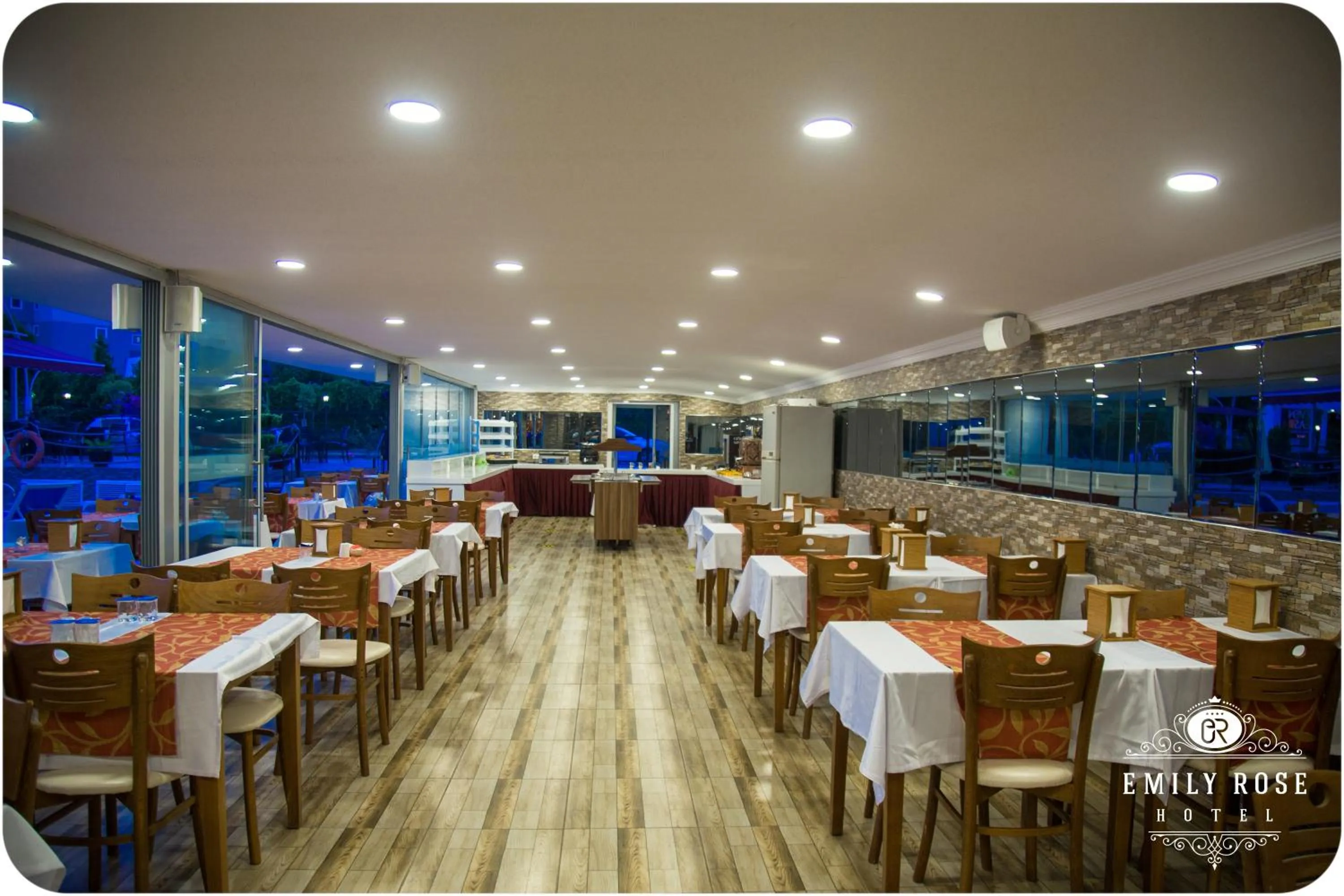 Restaurant/places to eat in Emily Rose Hotel