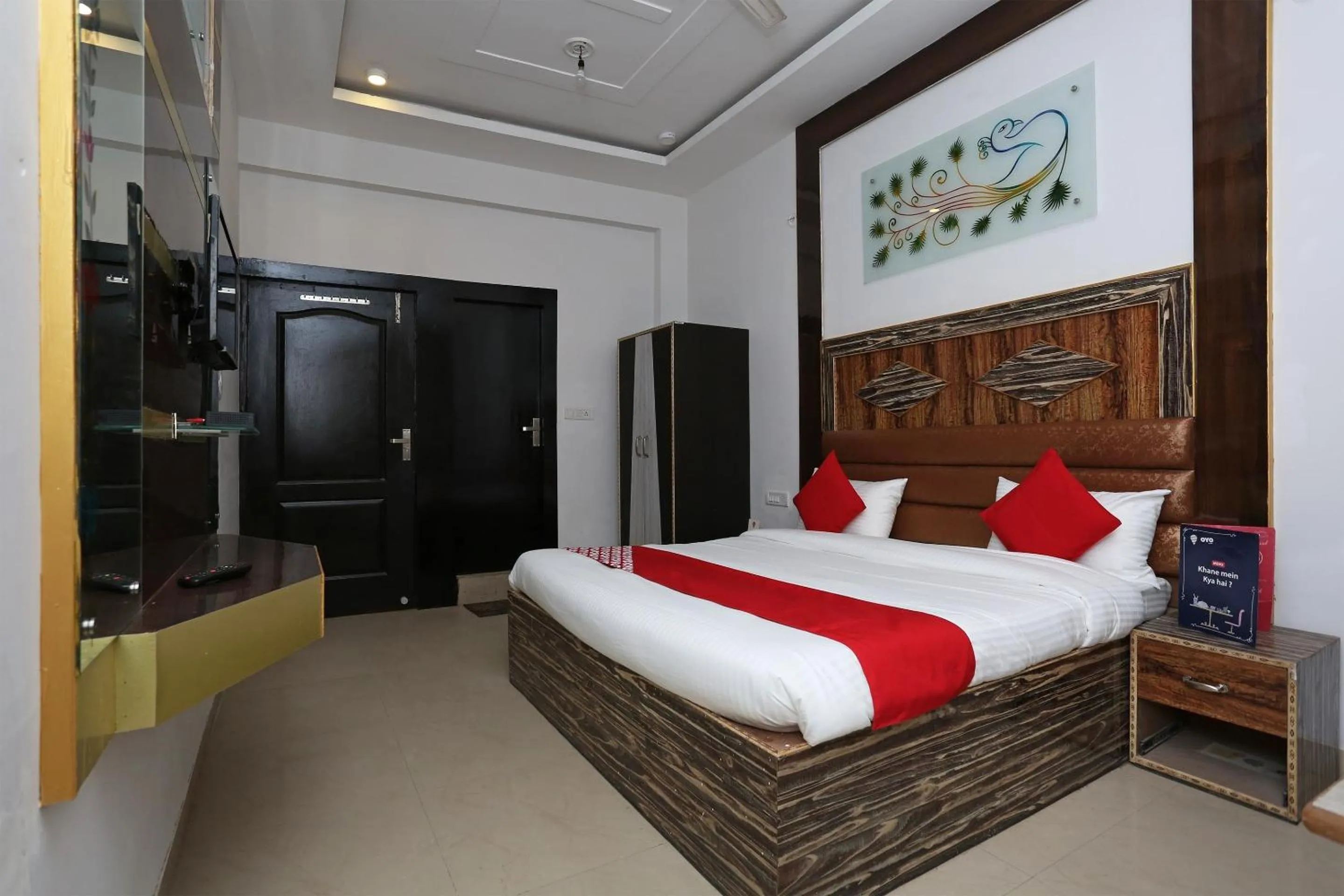 Bedroom, Bed in Super Hotel O Shree Radha Resort