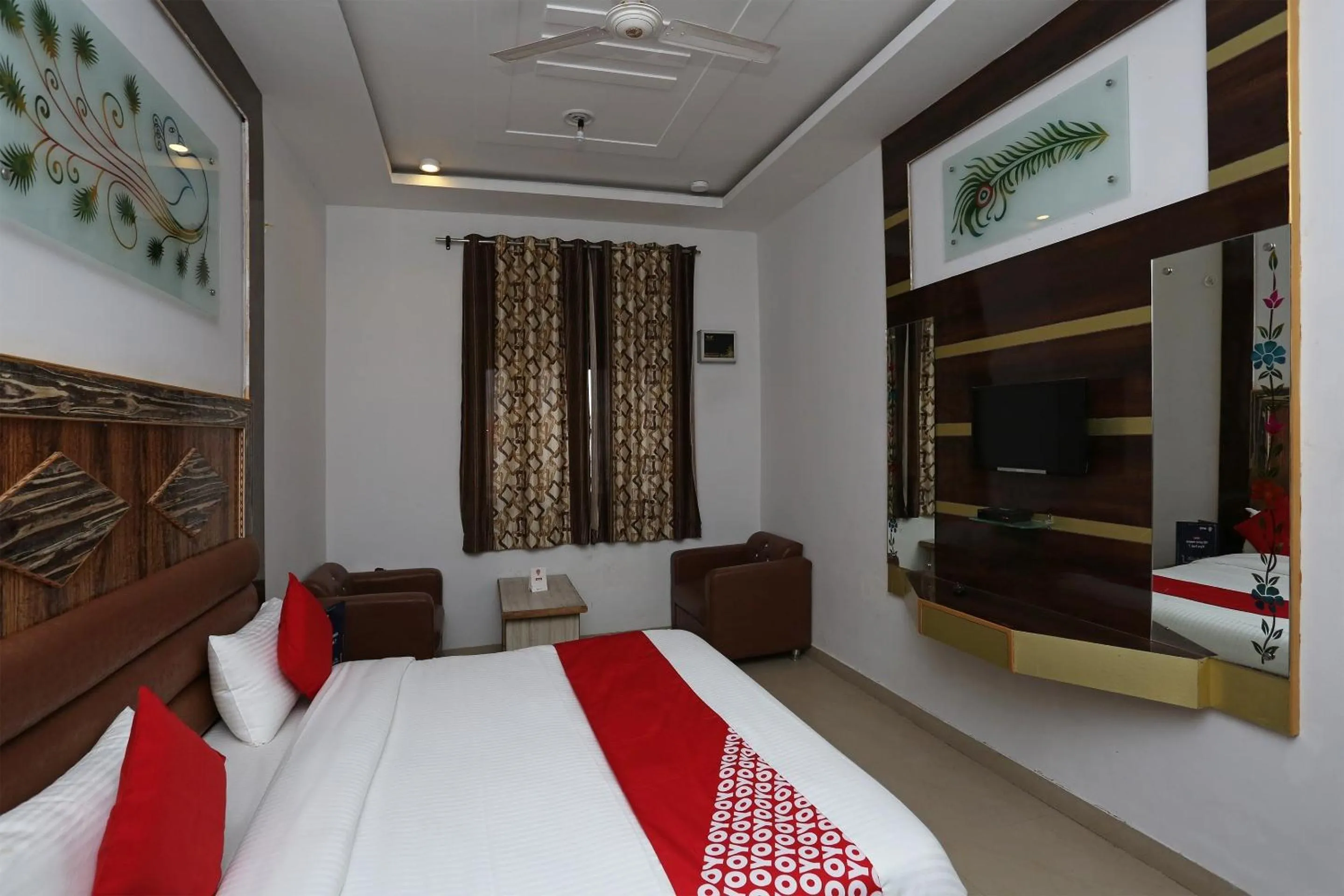 Bedroom, Bed in Super Hotel O Shree Radha Resort