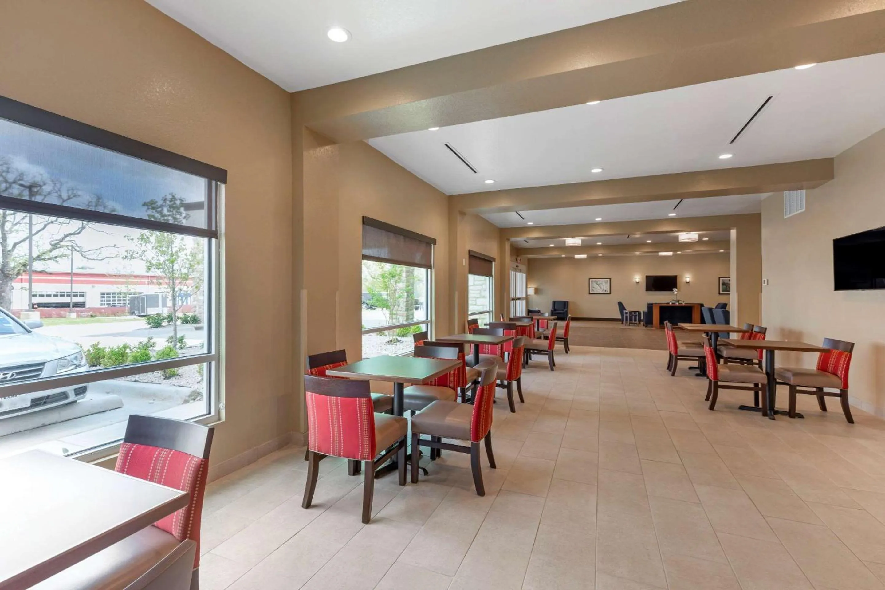 Restaurant/places to eat in Comfort Inn & Suites Euless DFW West