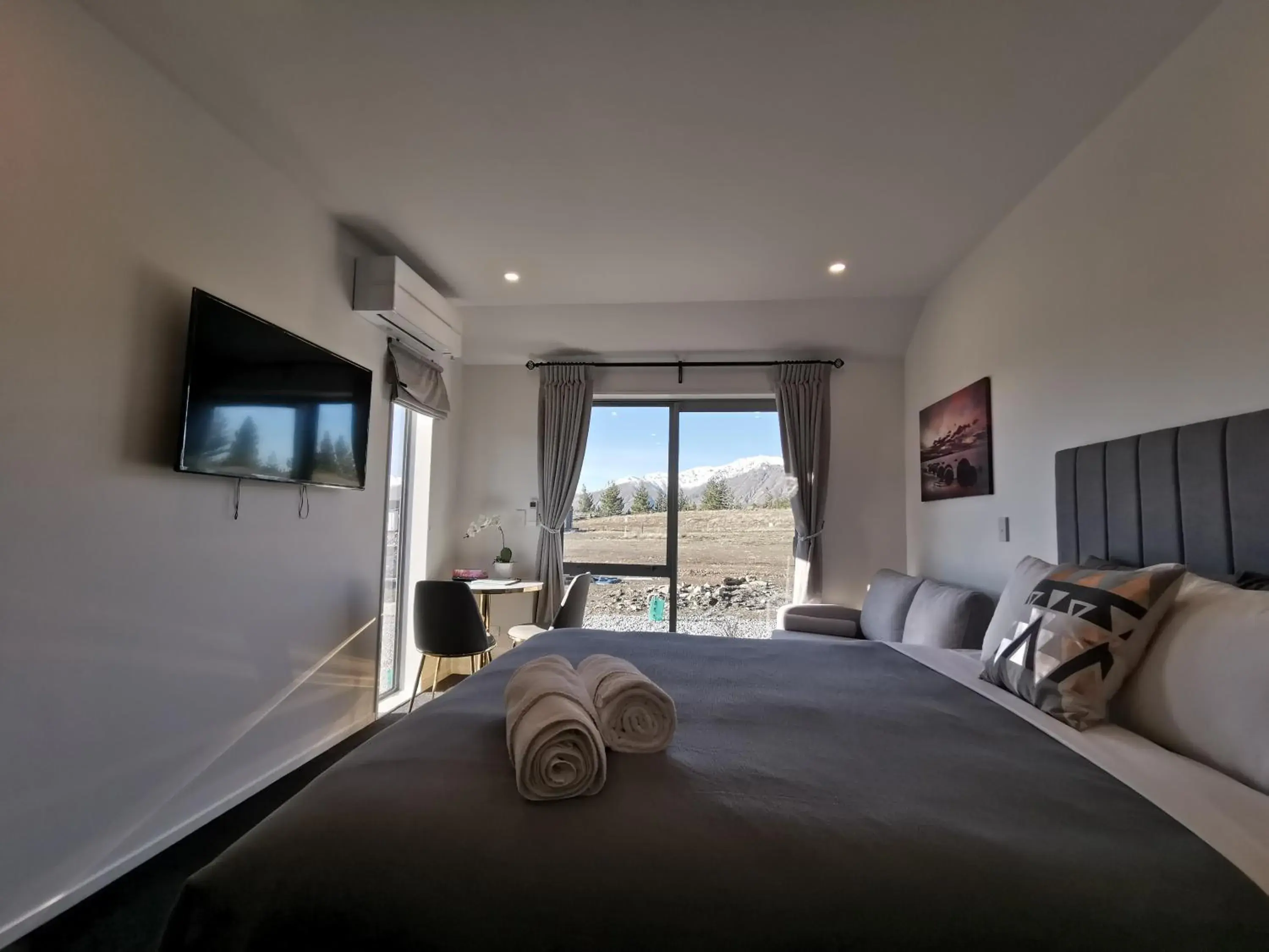 Bed in Skyrim Lodge Bed in Skyrim Lodge