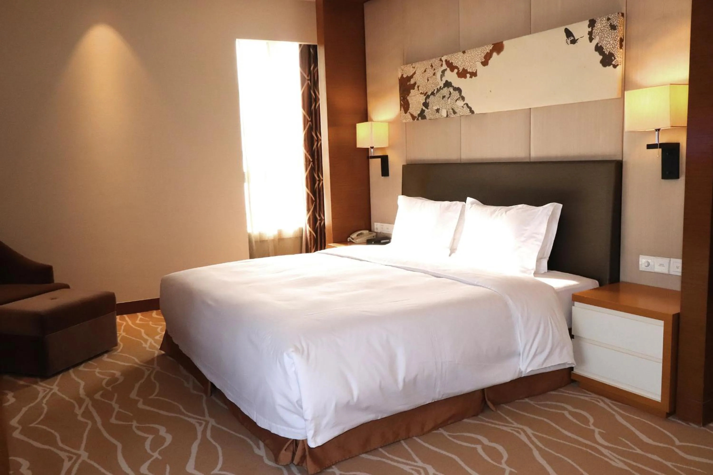 Bedroom, Bed in Holiday Inn Panjin Aqua City by IHG