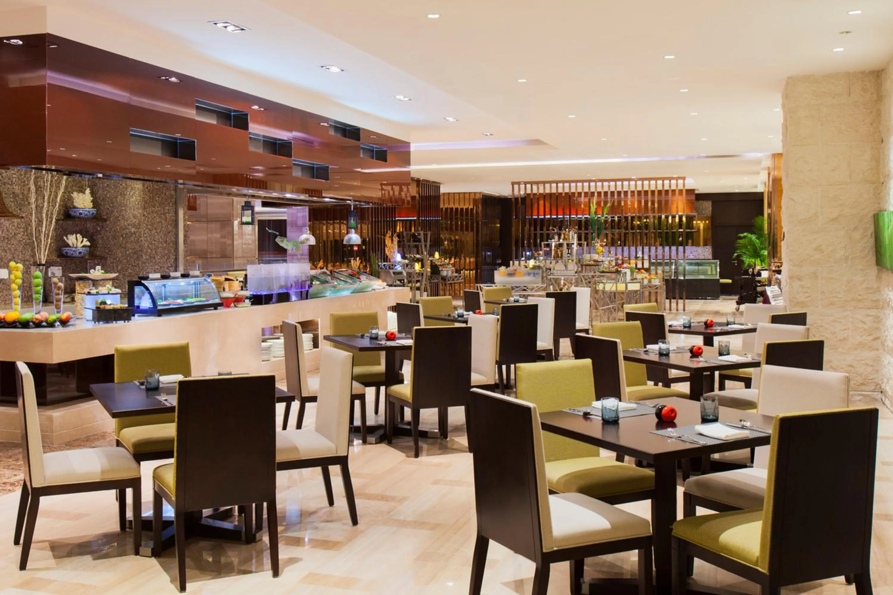 Restaurant/places to eat in Holiday Inn Panjin Aqua City by IHG