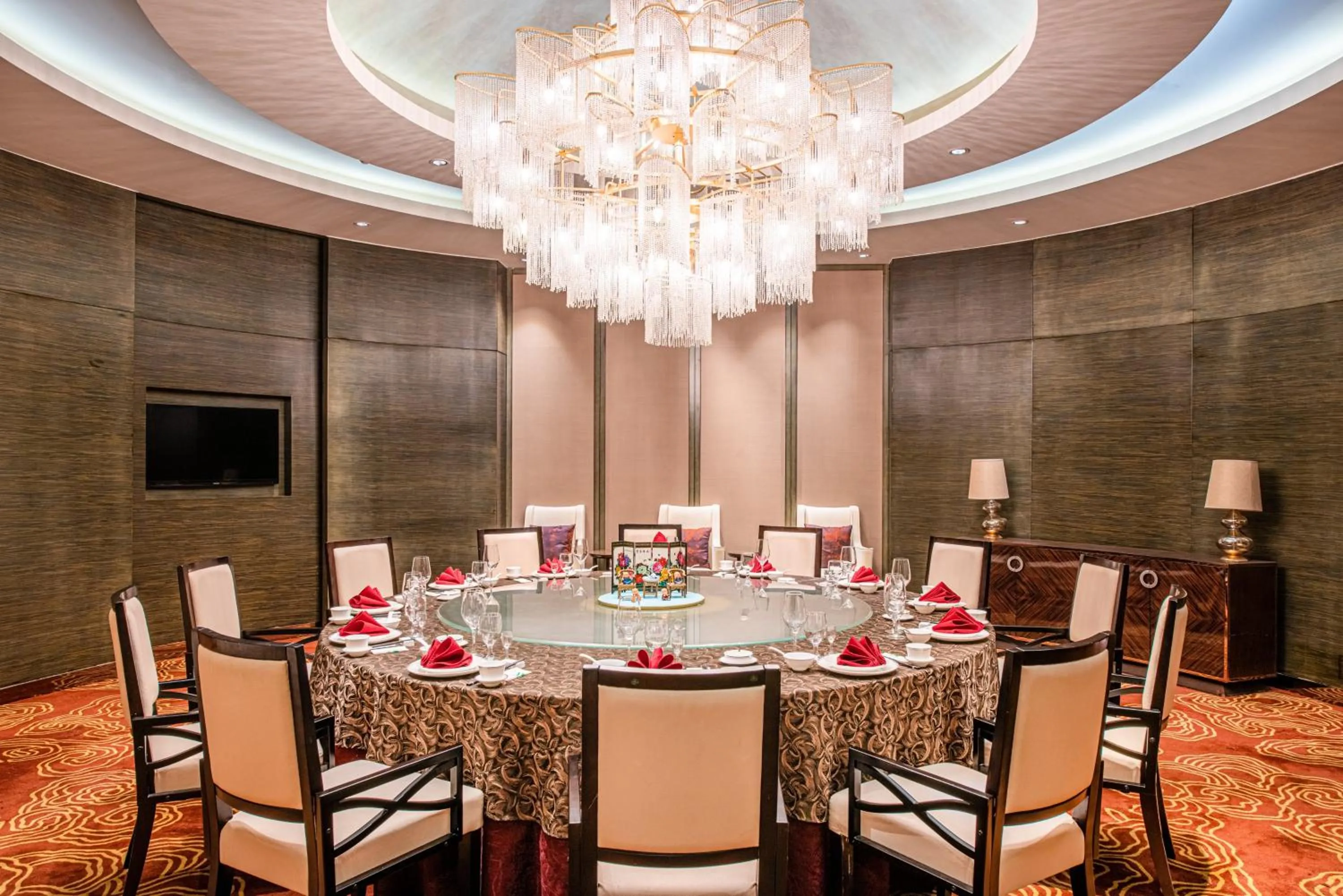 Restaurant/places to eat in Holiday Inn Panjin Aqua City by IHG