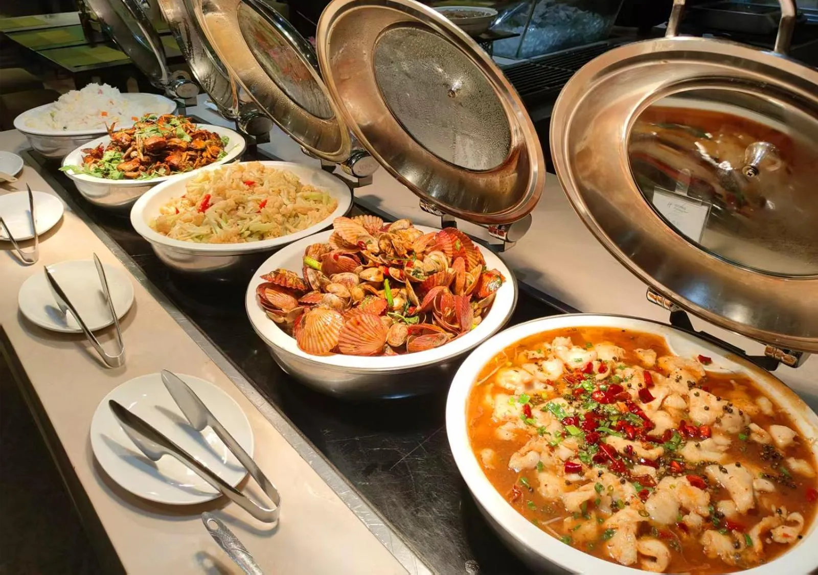 Restaurant/places to eat in Holiday Inn Panjin Aqua City by IHG