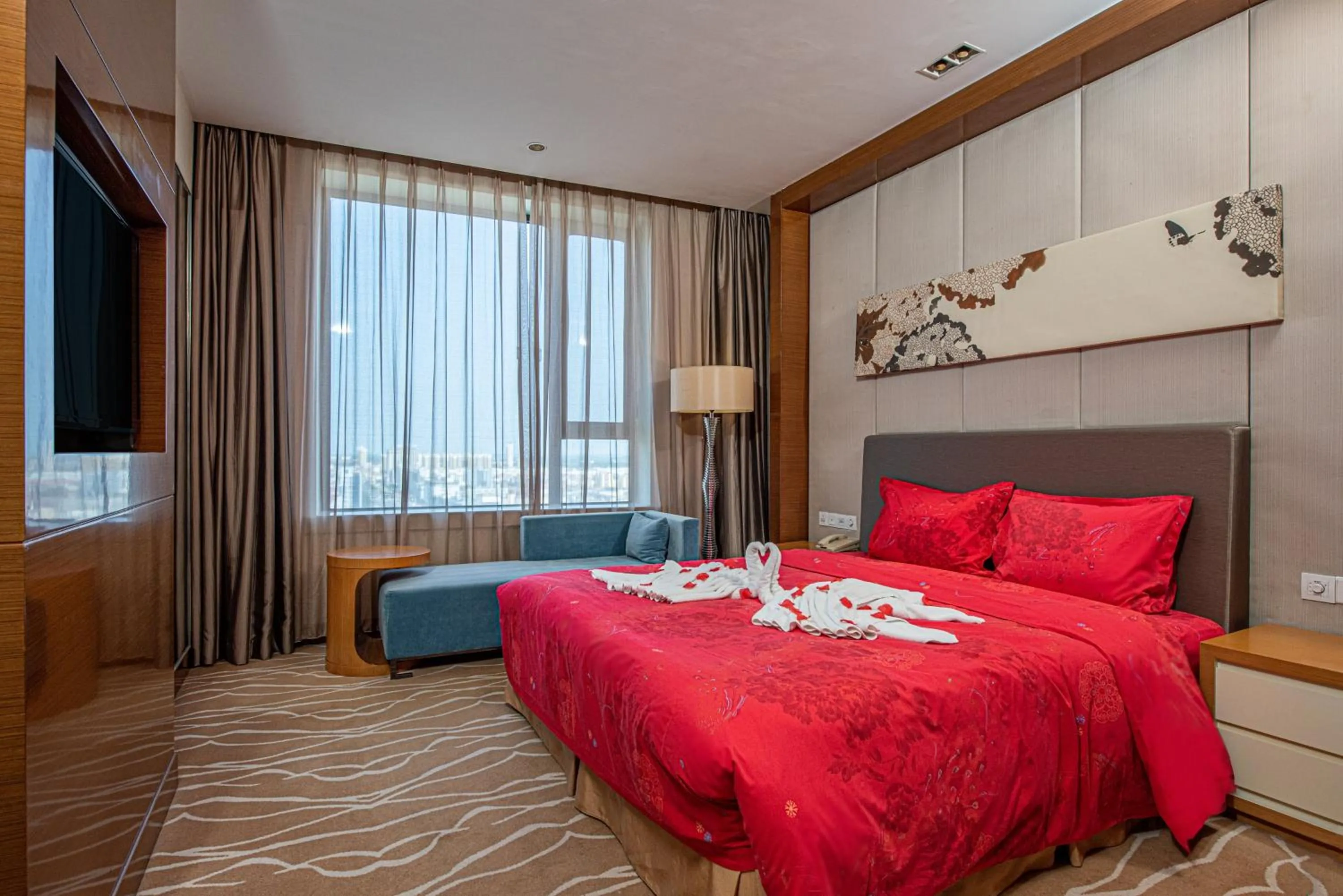 Photo of the whole room, Bed in Holiday Inn Panjin Aqua City by IHG