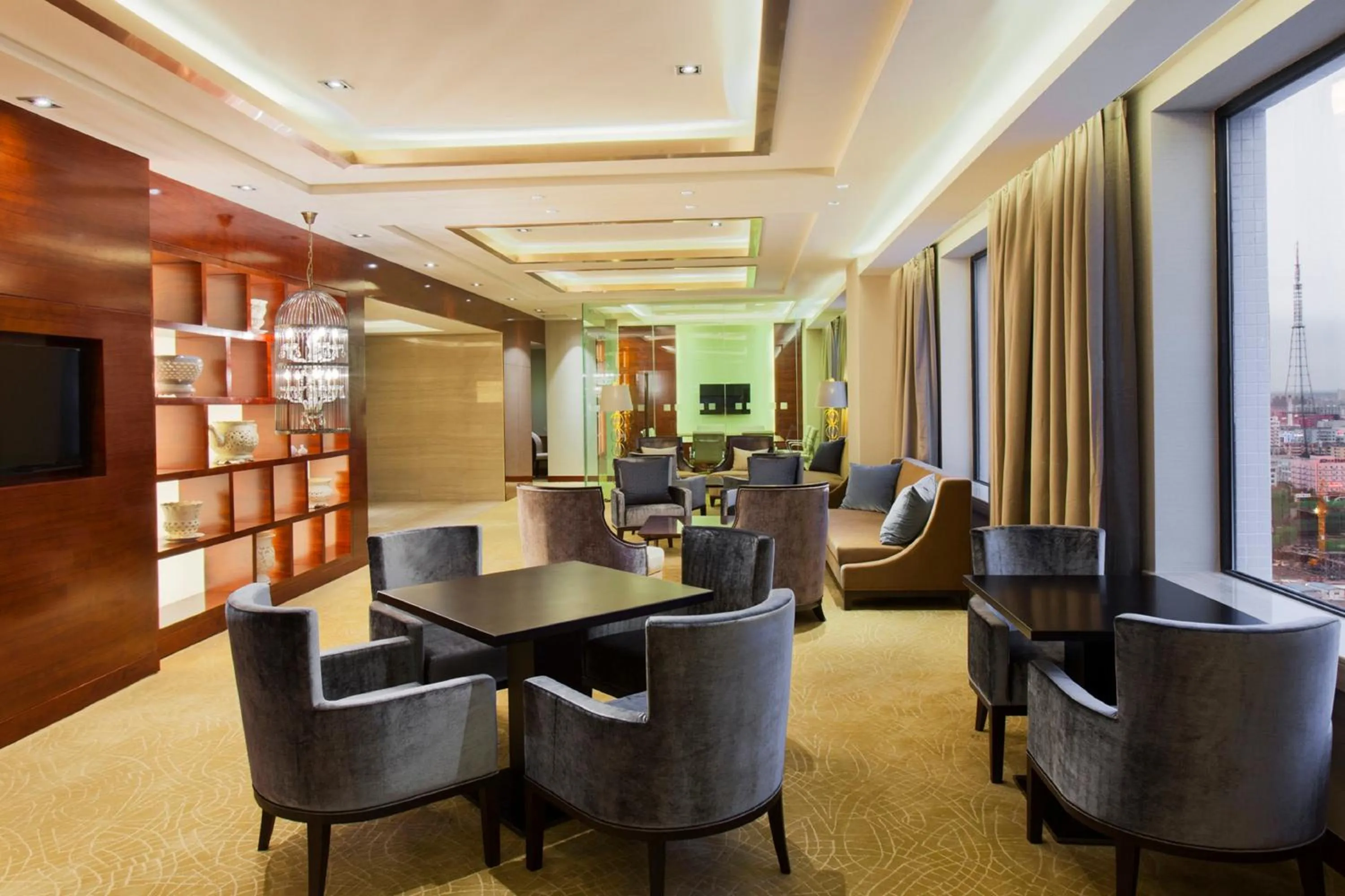 Lounge or bar in Holiday Inn Panjin Aqua City by IHG