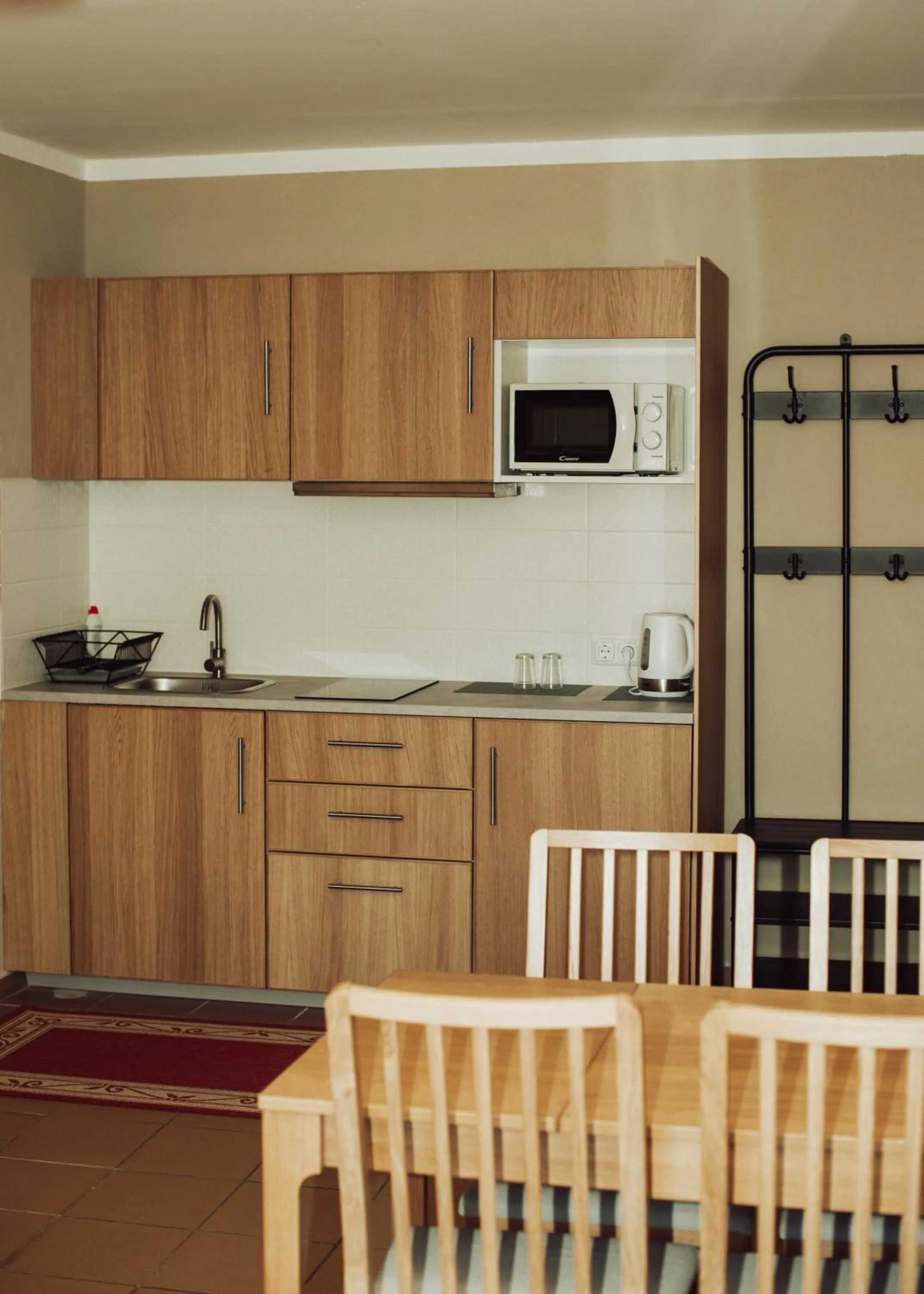 Kitchen or kitchenette in Taujėnų dvaro svečių namai