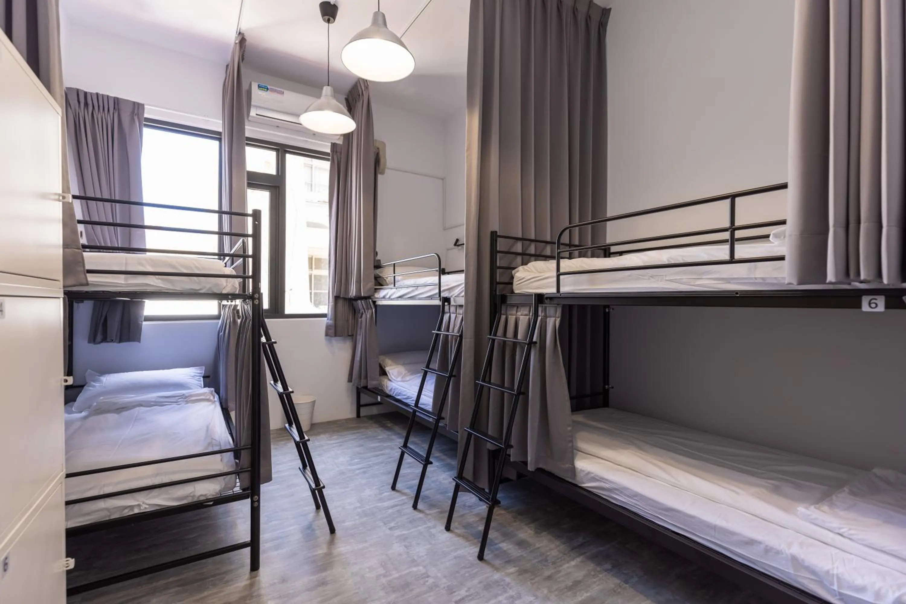 bunk bed, Bed in Nice Hostel